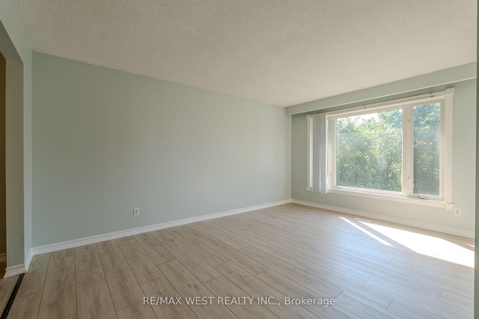 Photo 3 of 147 Forest Road, Brantford, Eagle Place — HOMEH