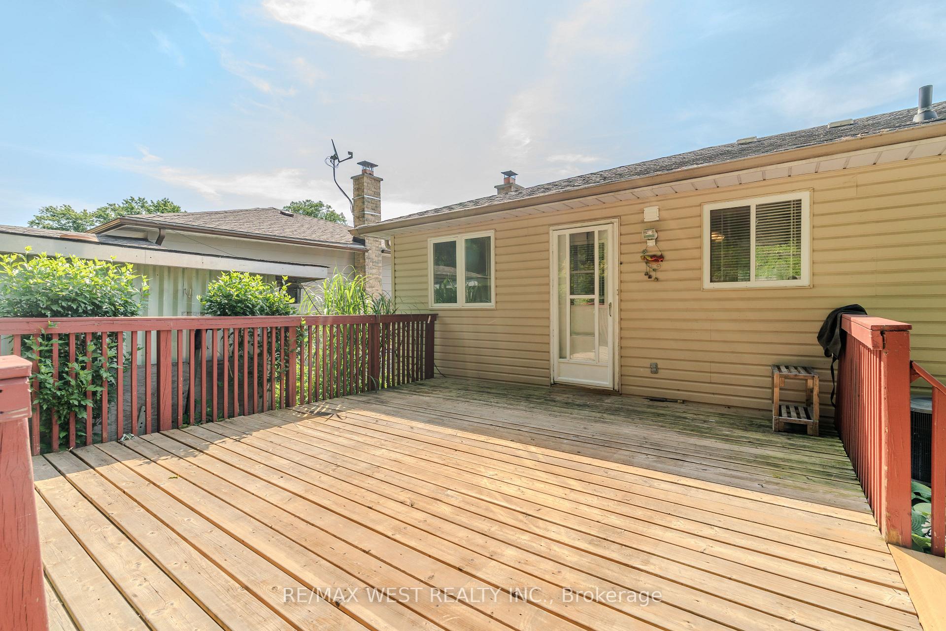 Photo 12 of 147 Forest Road, Brantford, Eagle Place — HOMEH
