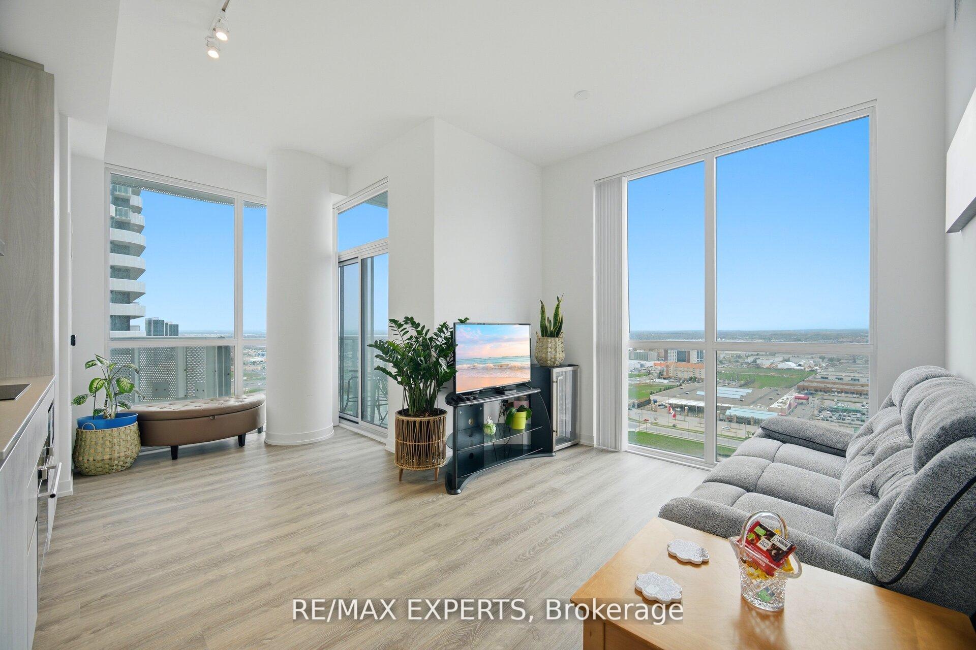 Photo 12 of Unit 2702, 8 Interchange Way, Vaughan, Vaughan Corporate Centre — HOMEH