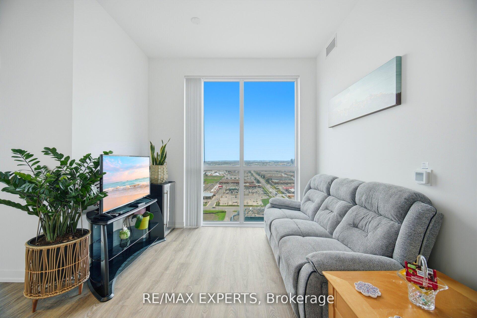 Photo 13 of Unit 2702, 8 Interchange Way, Vaughan, Vaughan Corporate Centre — HOMEH