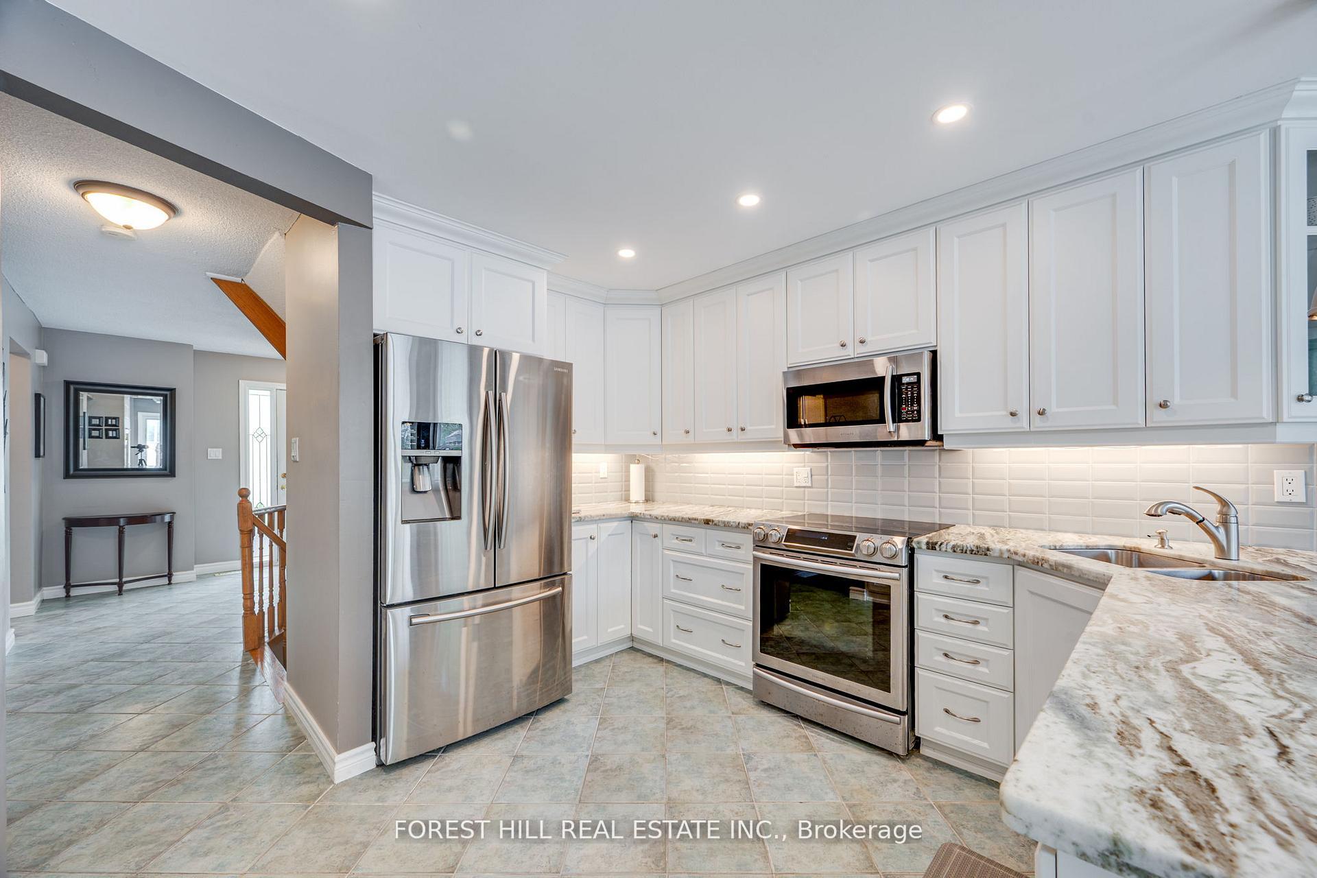 Photo 5 of 4 Milgate Place, Aurora, Aurora Highlands — HOMEH