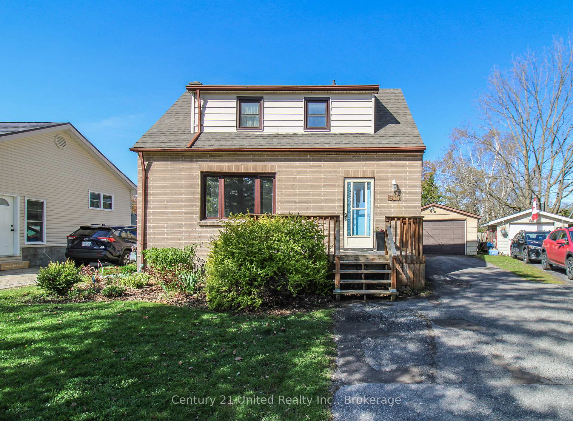 Photo 2 of 819 Argyle Street, Peterborough, Northcrest Ward 5 — HOMEH
