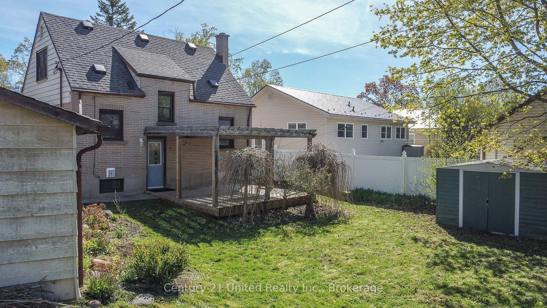 Photo 4 of 819 Argyle Street, Peterborough, Northcrest Ward 5 — HOMEH