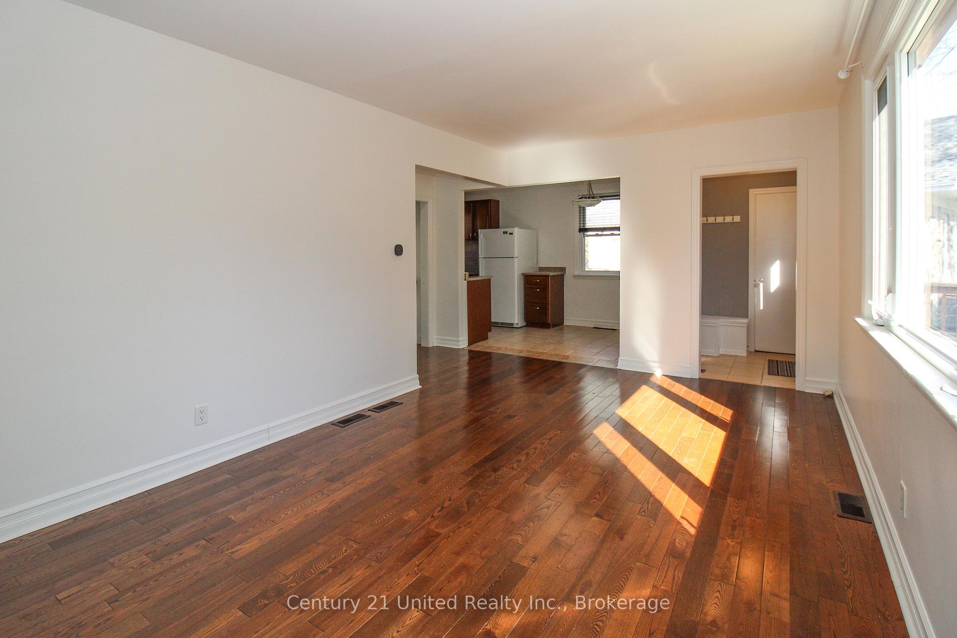 Photo 8 of 819 Argyle Street, Peterborough, Northcrest Ward 5 — HOMEH