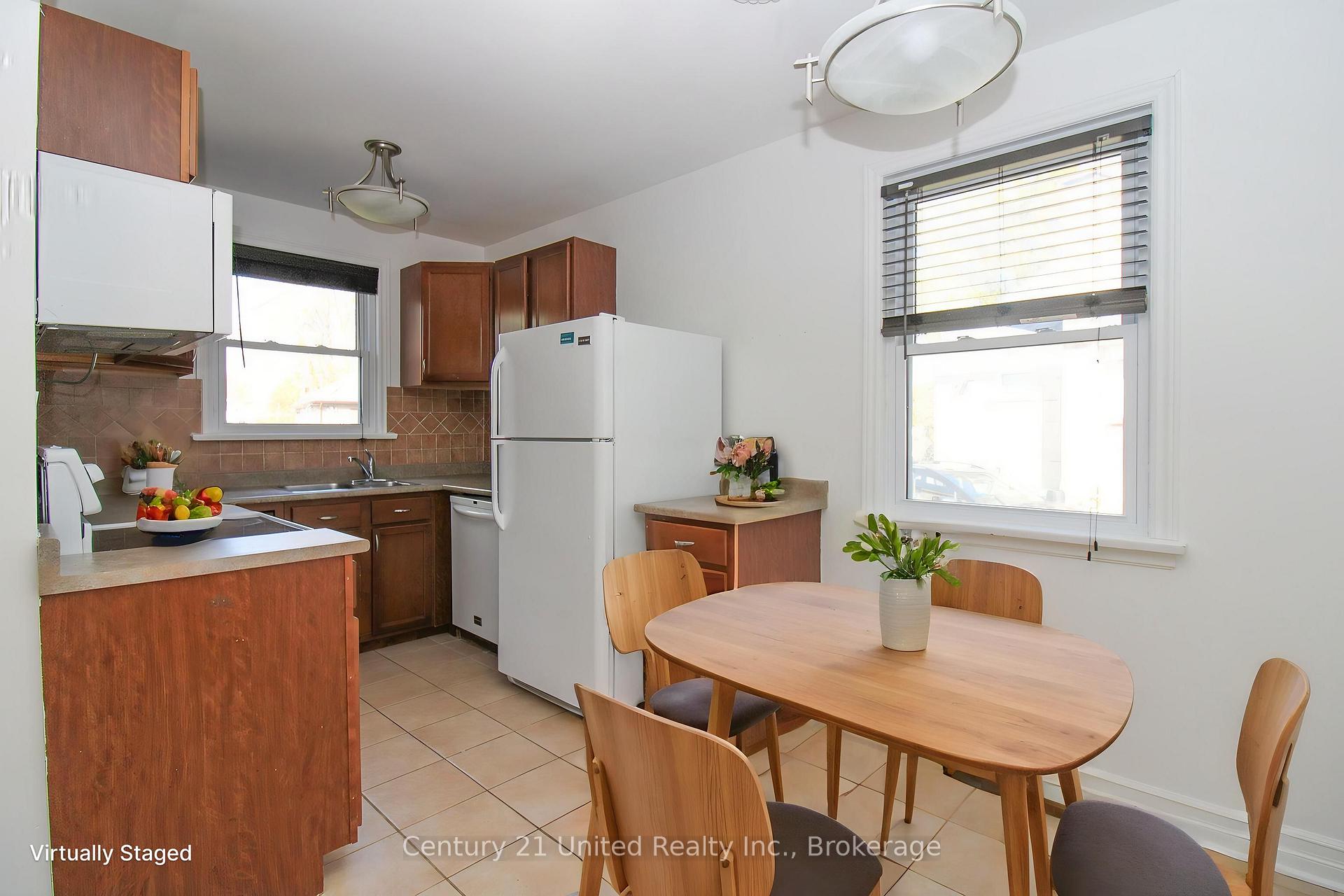 Photo 13 of 819 Argyle Street, Peterborough, Northcrest Ward 5 — HOMEH