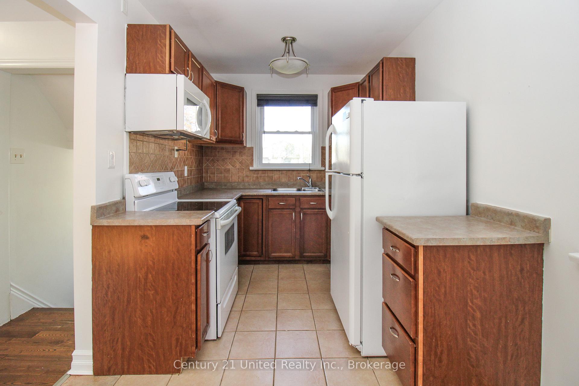 Photo 15 of 819 Argyle Street, Peterborough, Northcrest Ward 5 — HOMEH