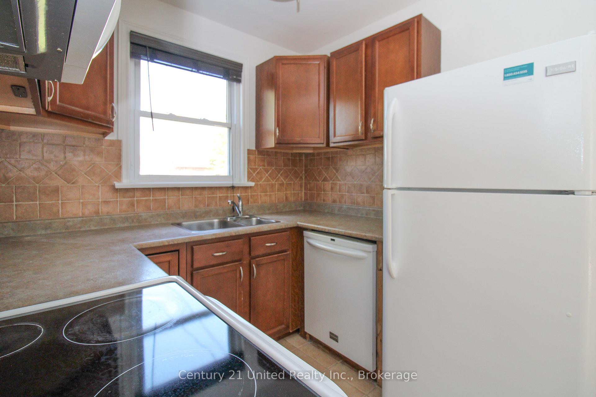 Photo 16 of 819 Argyle Street, Peterborough, Northcrest Ward 5 — HOMEH