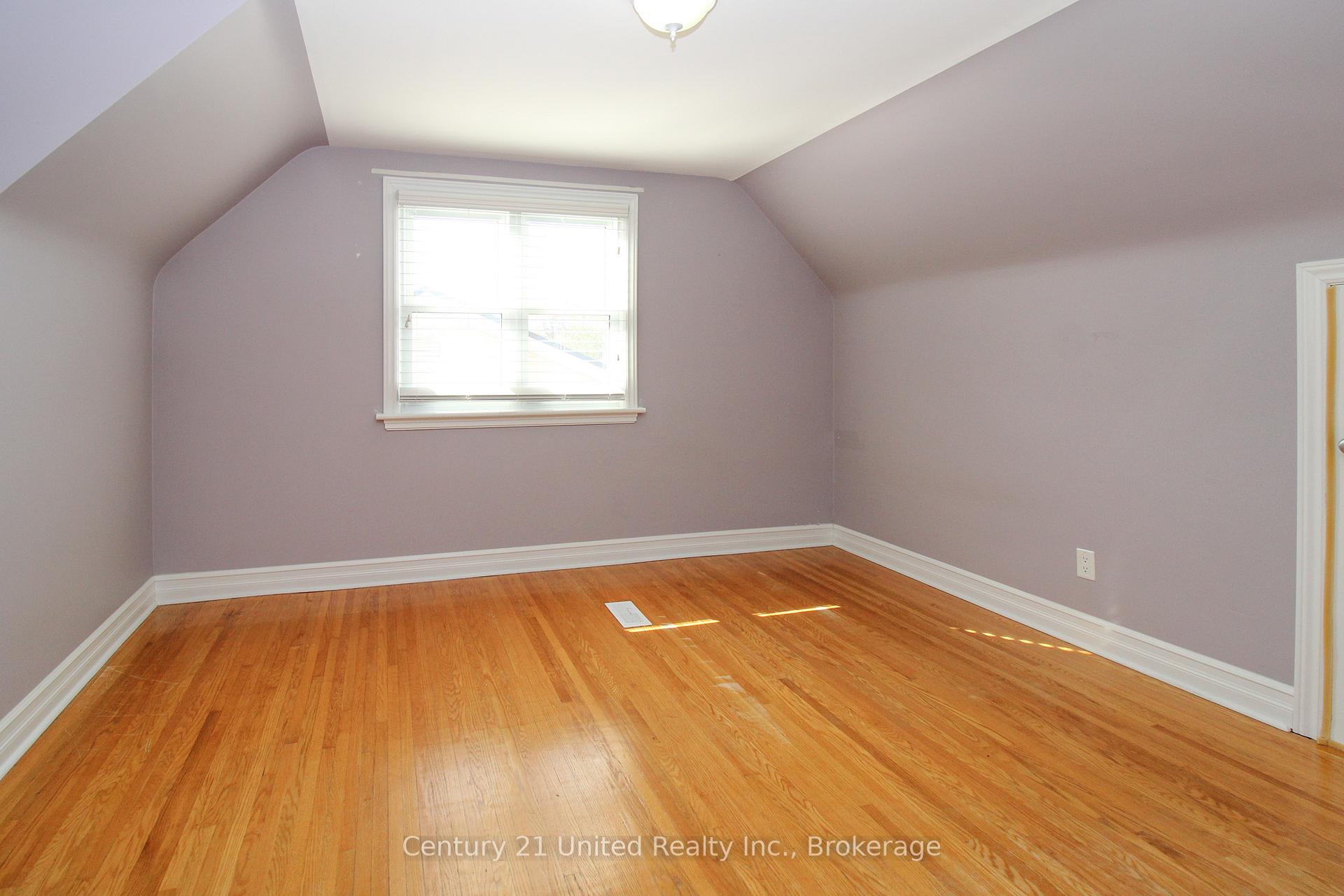 Photo 21 of 819 Argyle Street, Peterborough, Northcrest Ward 5 — HOMEH