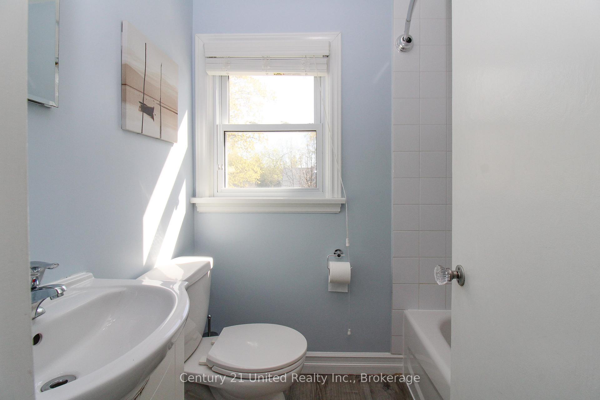 Photo 29 of 819 Argyle Street, Peterborough, Northcrest Ward 5 — HOMEH