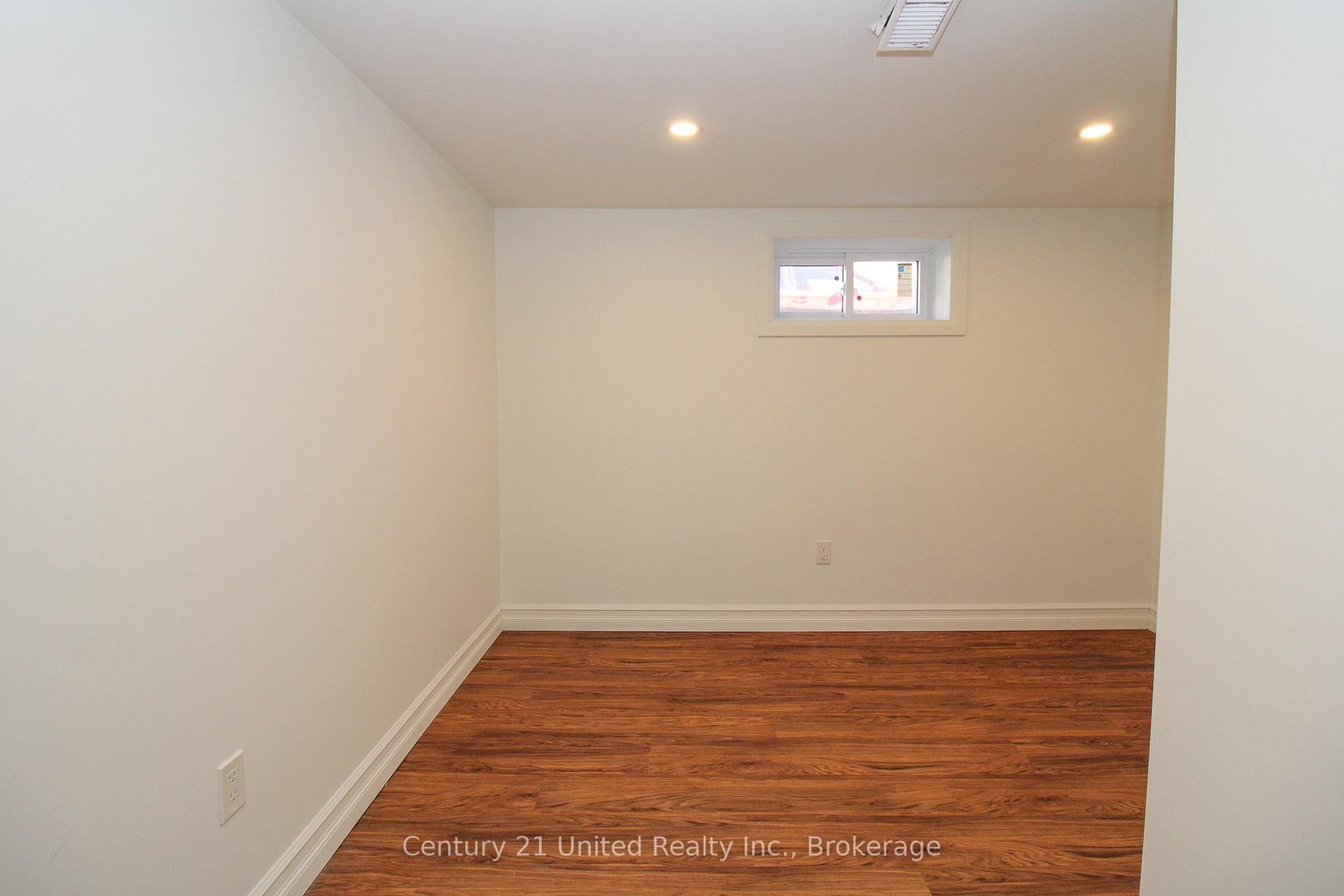 Photo 36 of 819 Argyle Street, Peterborough, Northcrest Ward 5 — HOMEH