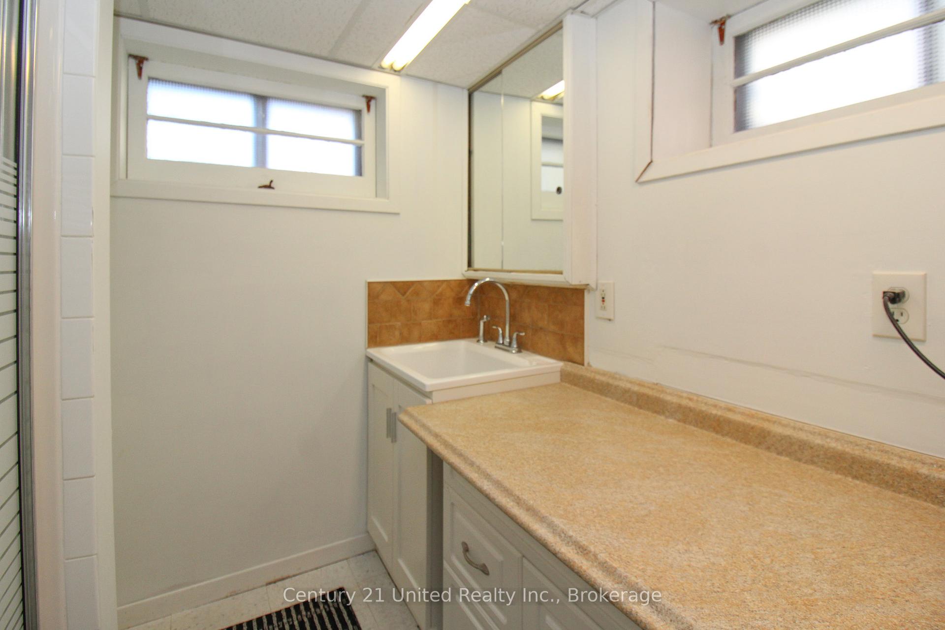 Photo 39 of 819 Argyle Street, Peterborough, Northcrest Ward 5 — HOMEH