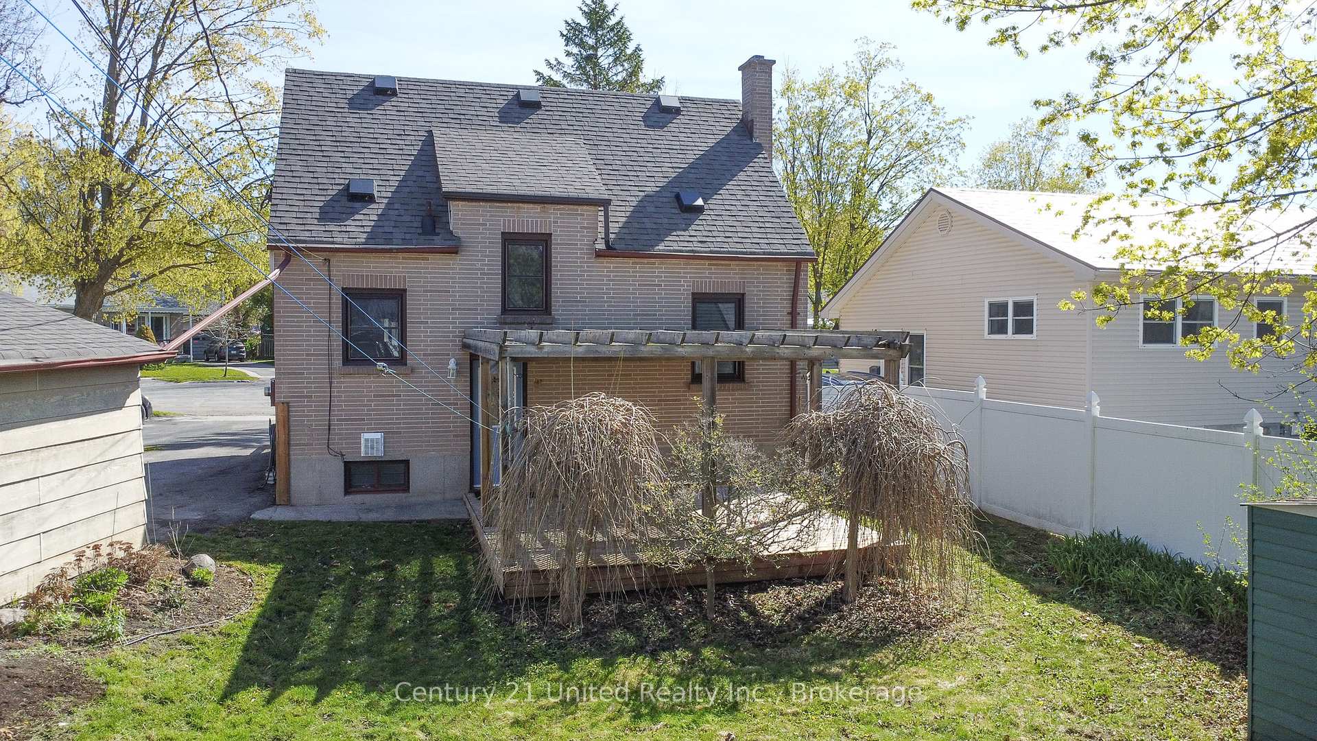 Photo 42 of 819 Argyle Street, Peterborough, Northcrest Ward 5 — HOMEH