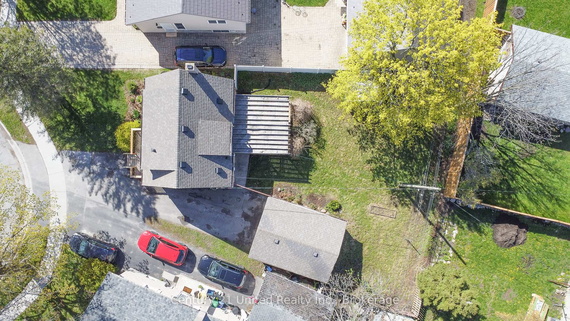 Photo 43 of 819 Argyle Street, Peterborough, Northcrest Ward 5 — HOMEH