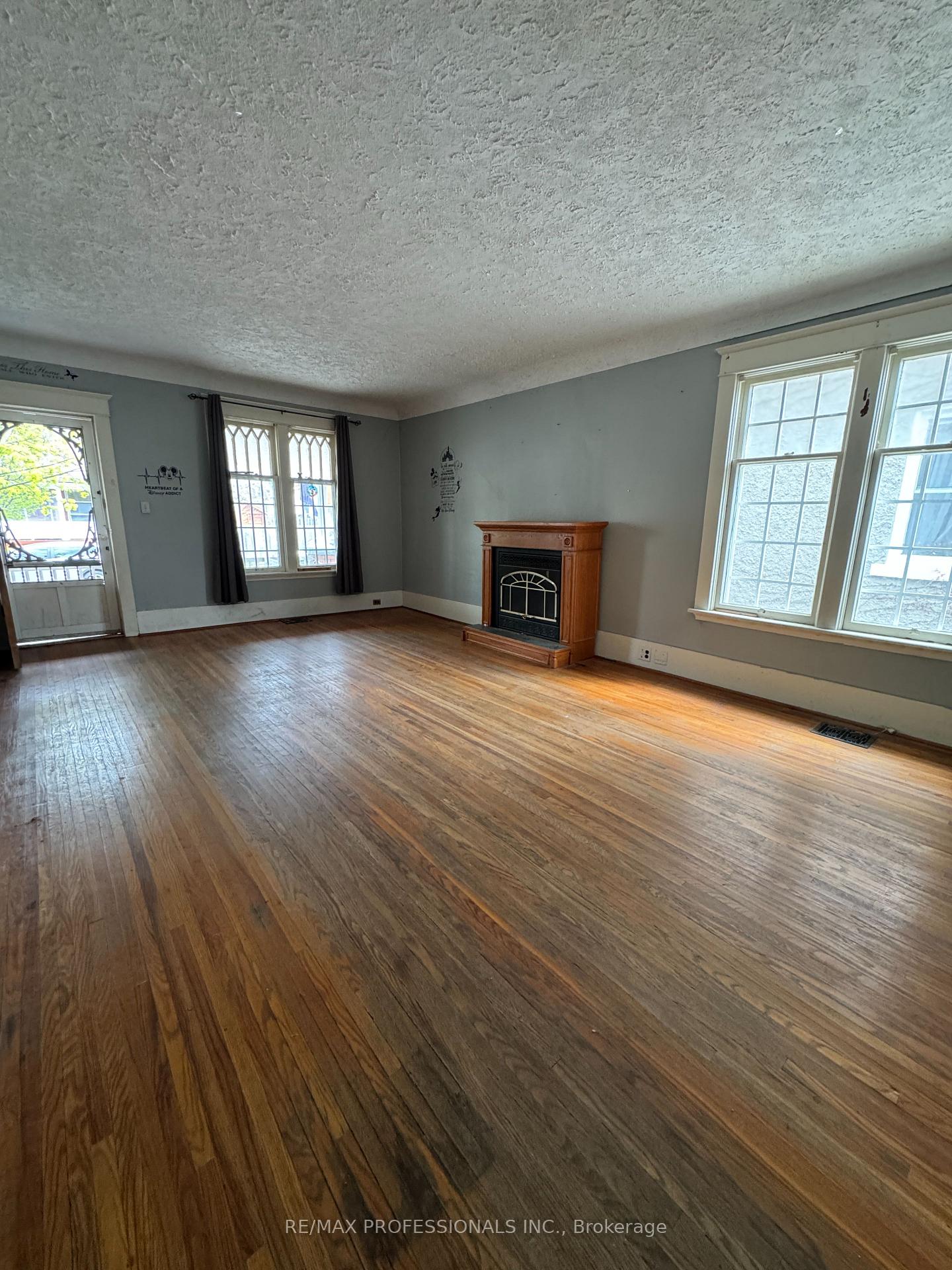 Photo 7 of 62 Strathcona Avenue, Brantford, Eagle Place West — HOMEH