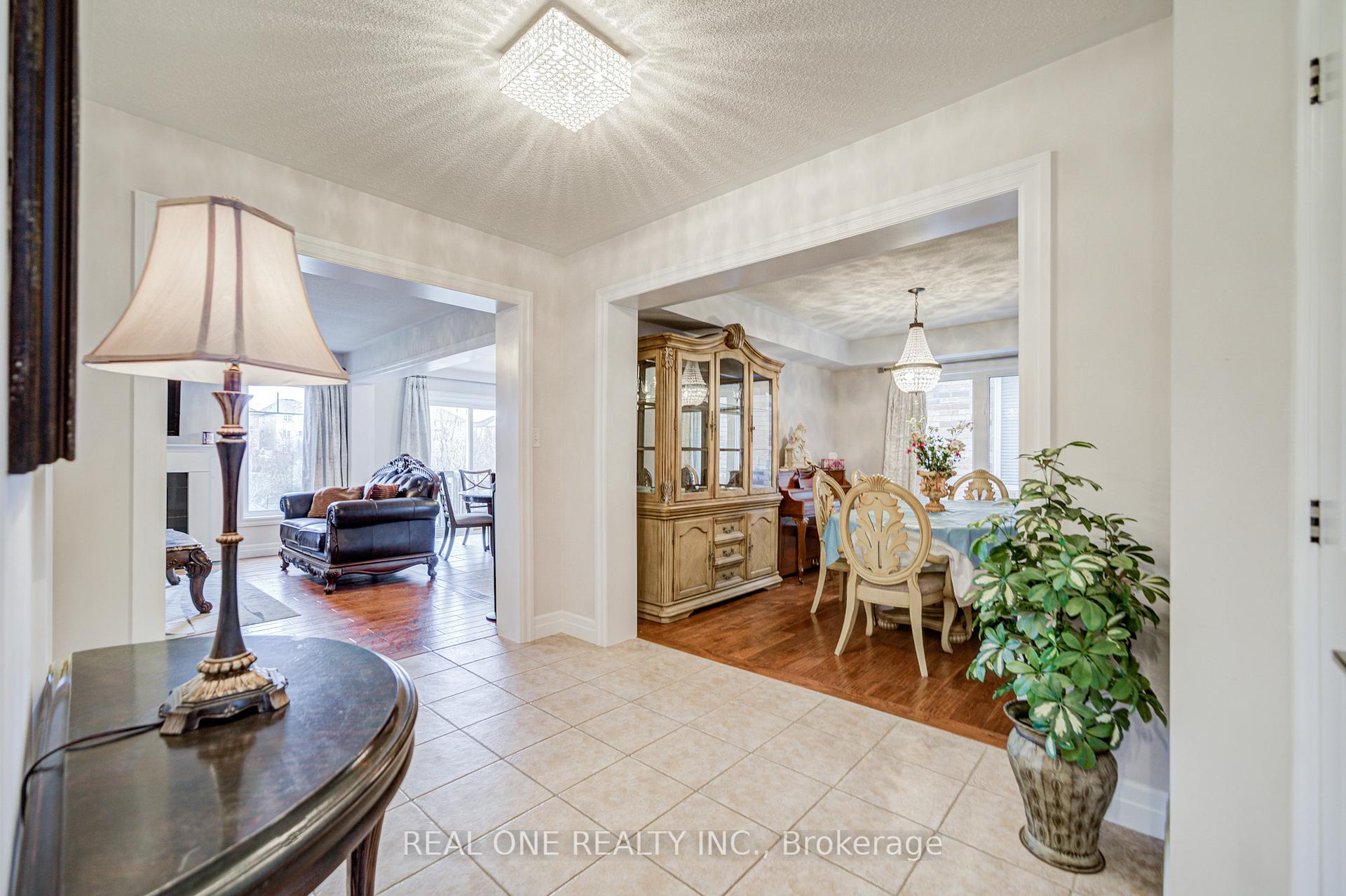 Photo 3 of Unit Upper, 27 Cranston Street, Hamilton, Meadowlands — HOMEH