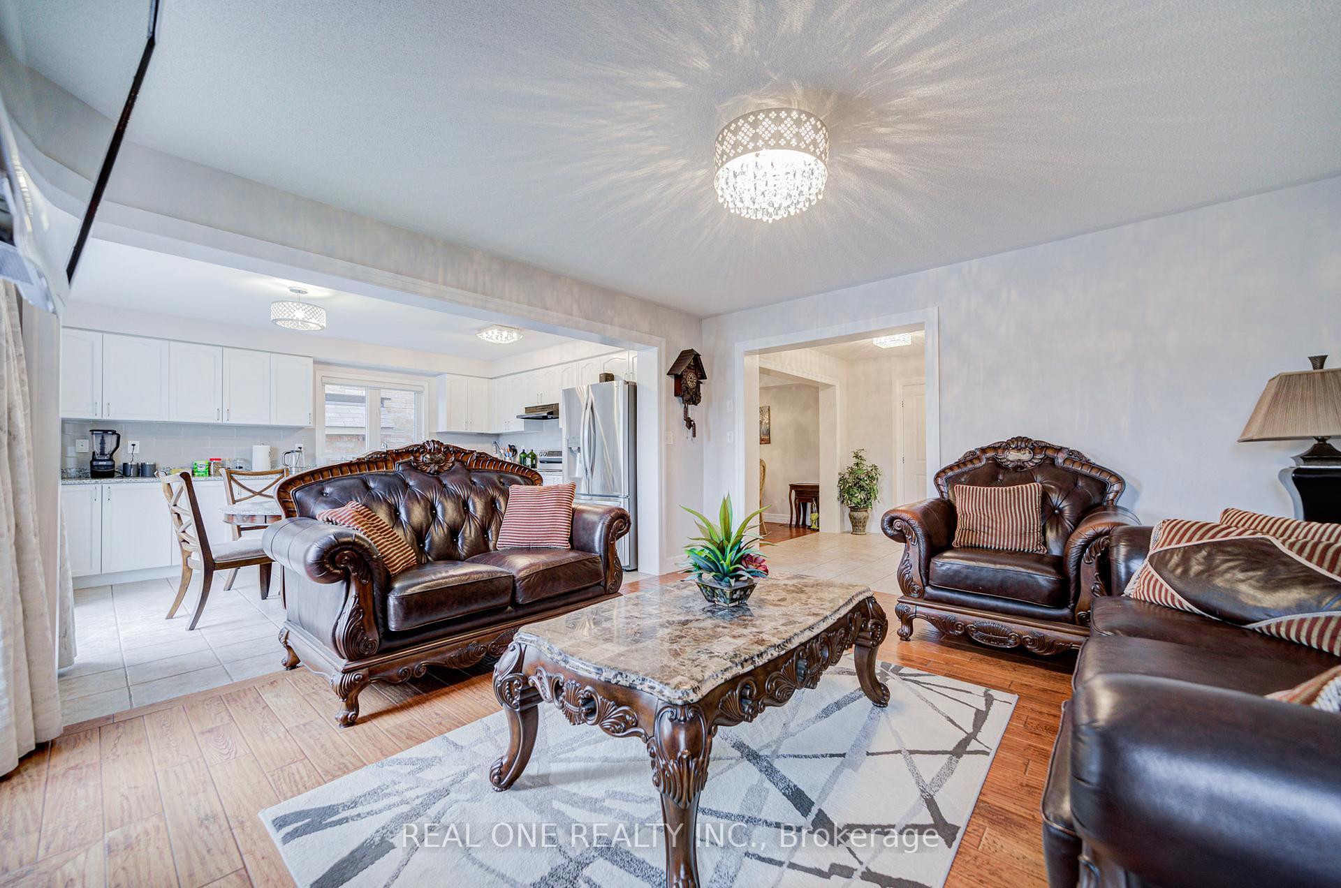 Photo 9 of Unit Upper, 27 Cranston Street, Hamilton, Meadowlands — HOMEH