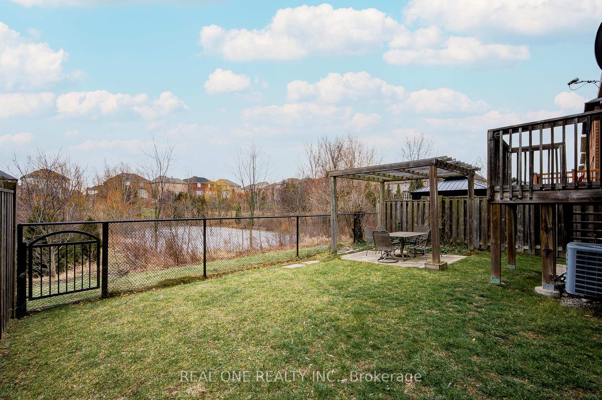 Photo 31 of Unit Upper, 27 Cranston Street, Hamilton, Meadowlands — HOMEH