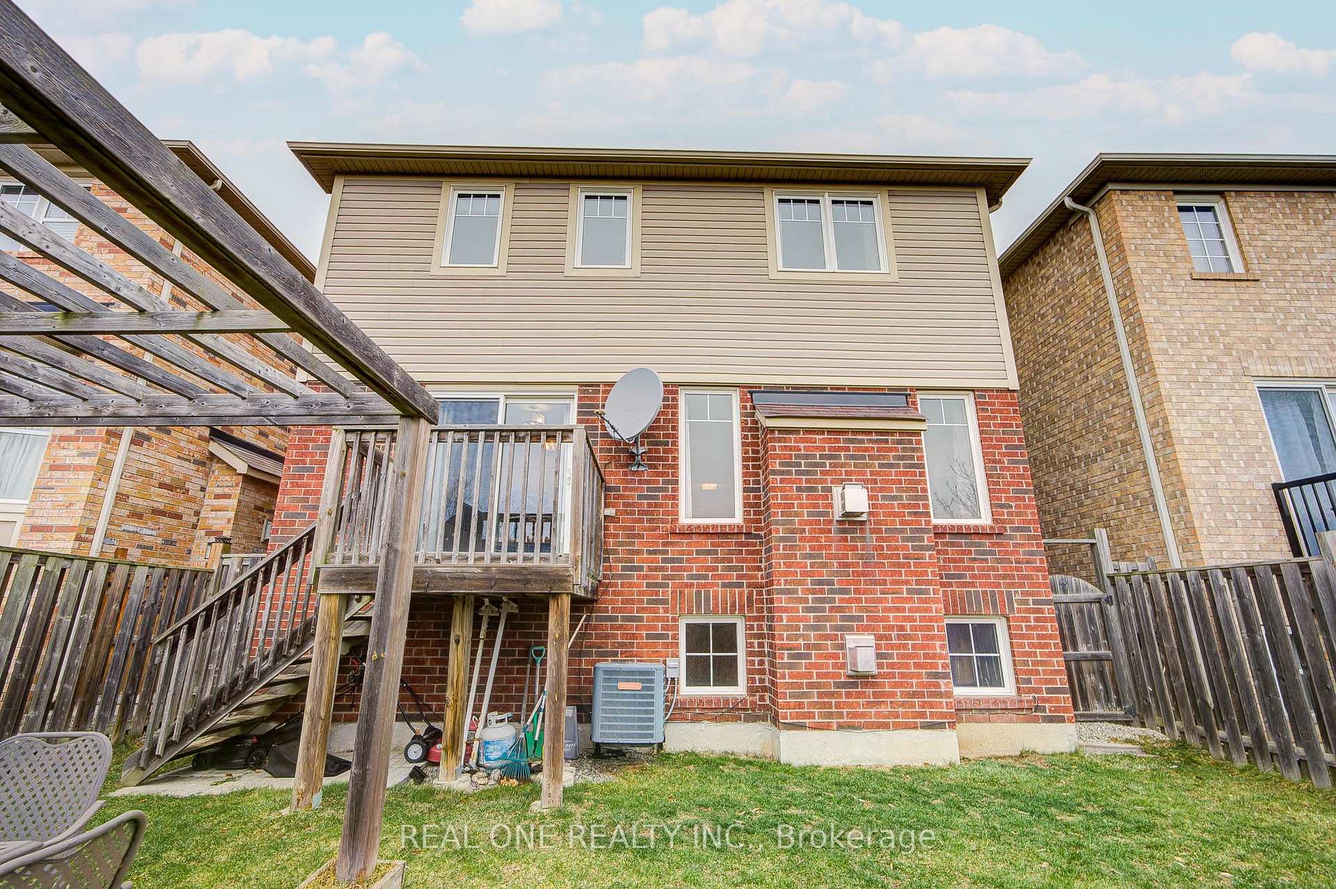 Photo 35 of Unit Upper, 27 Cranston Street, Hamilton, Meadowlands — HOMEH