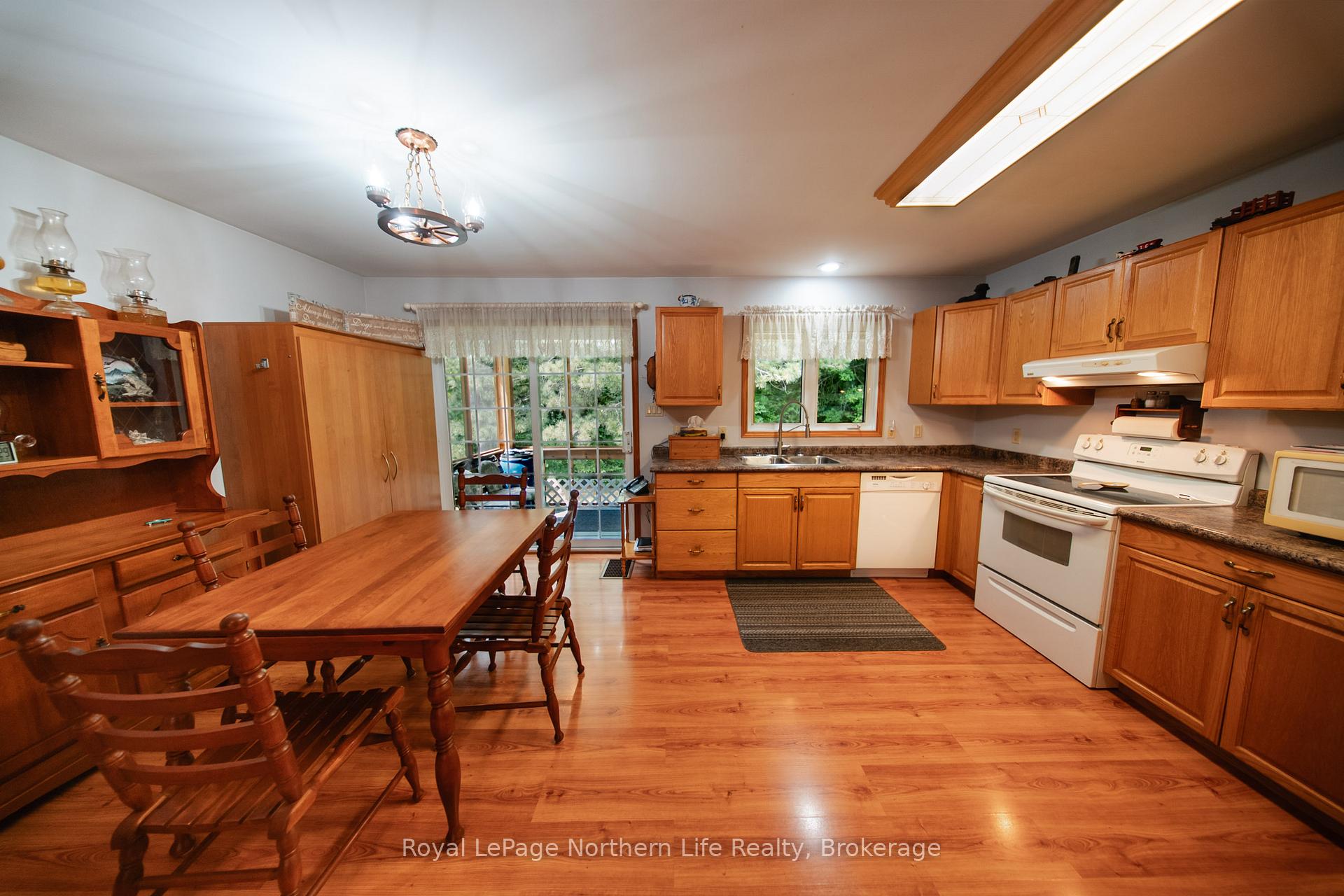 Photo 6 of 1025 Maple Road, Chisholm — HOMEH