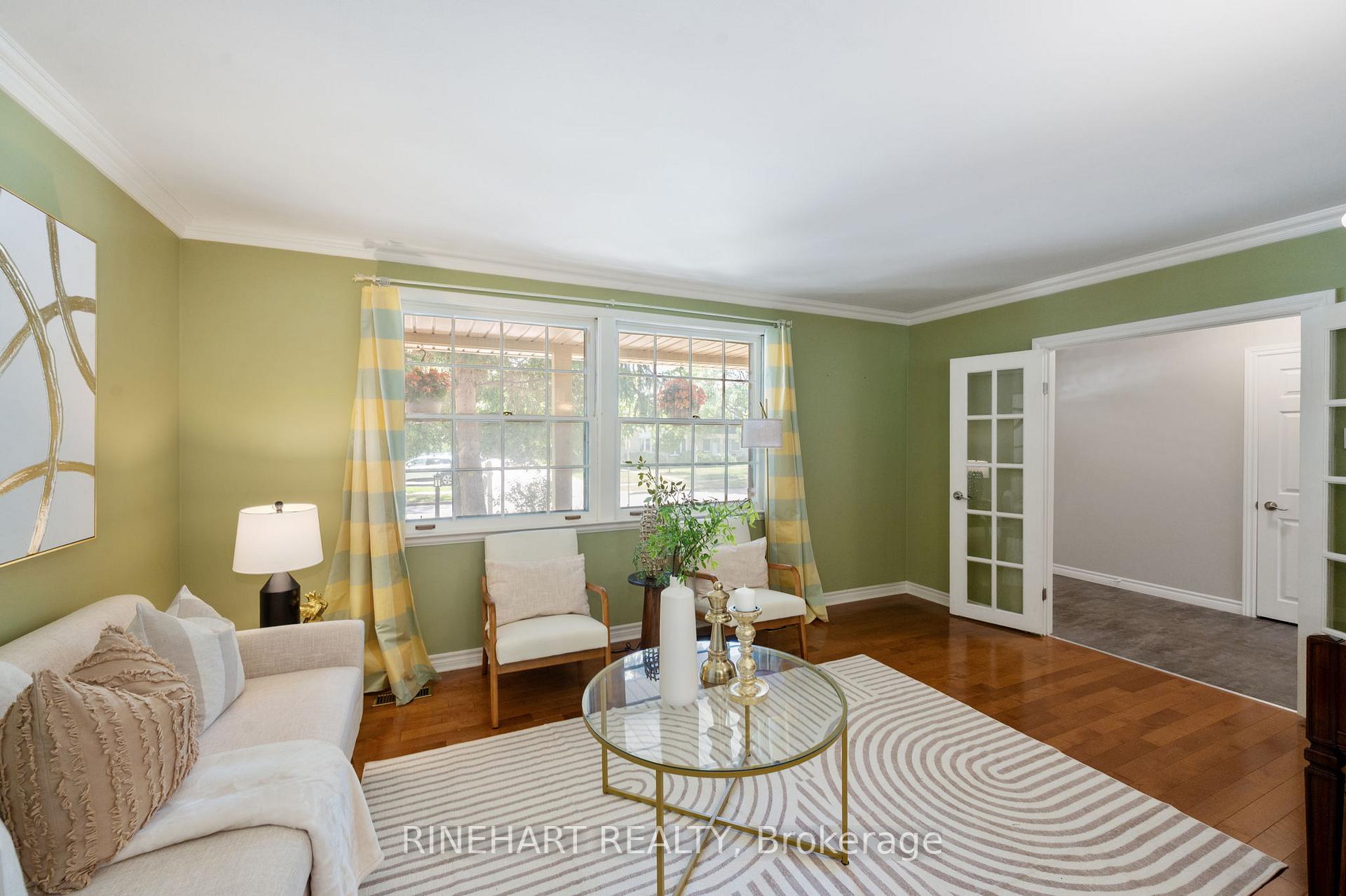 Photo 8 of 2 Lloyd Manor Crescent, London, North M — HOMEH