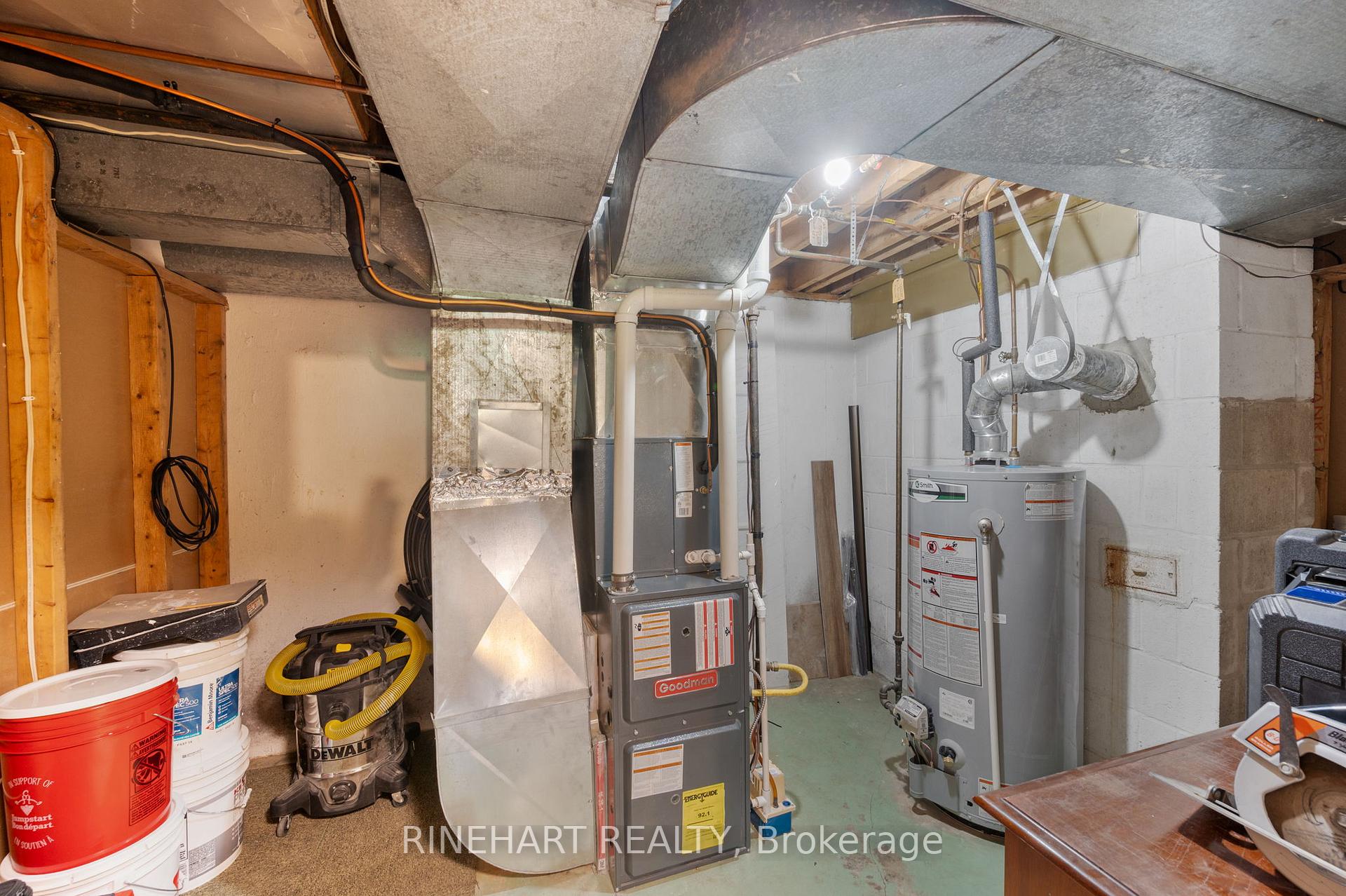 Photo 27 of 2 Lloyd Manor Crescent, London, North M — HOMEH