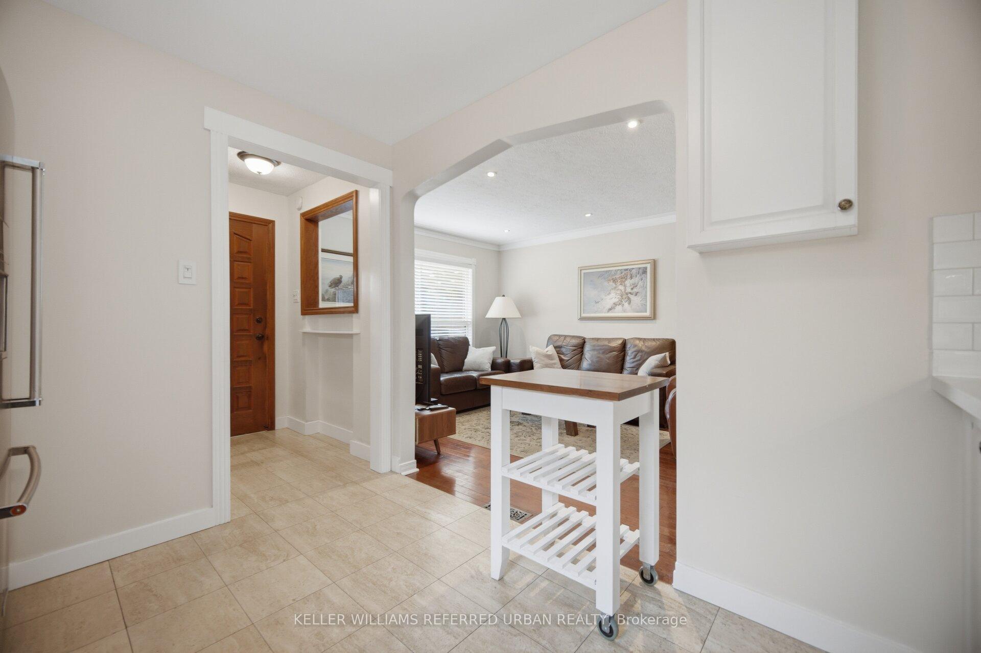 Photo 5 of 41 Parker Avenue, Etobicoke, Stonegate-Queensway — HOMEH