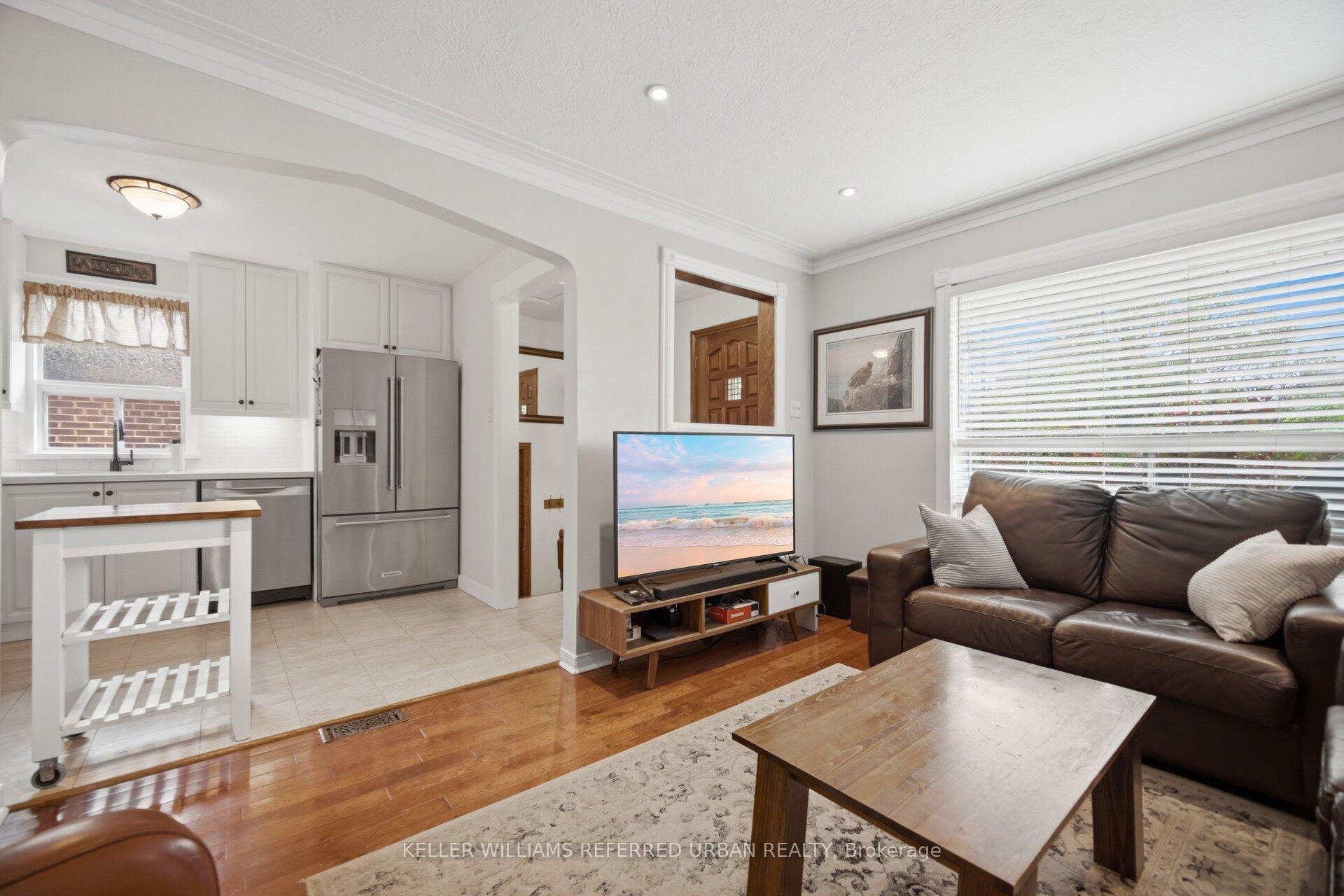 Photo 8 of 41 Parker Avenue, Etobicoke, Stonegate-Queensway — HOMEH