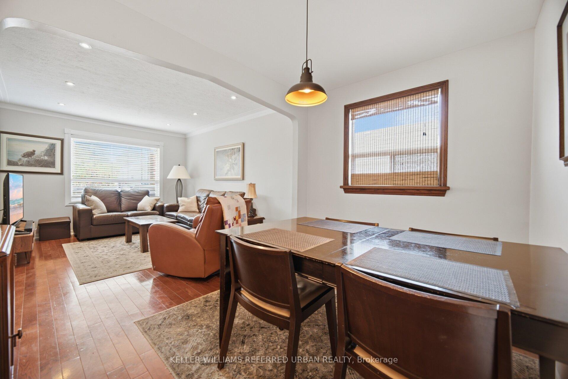 Photo 13 of 41 Parker Avenue, Etobicoke, Stonegate-Queensway — HOMEH