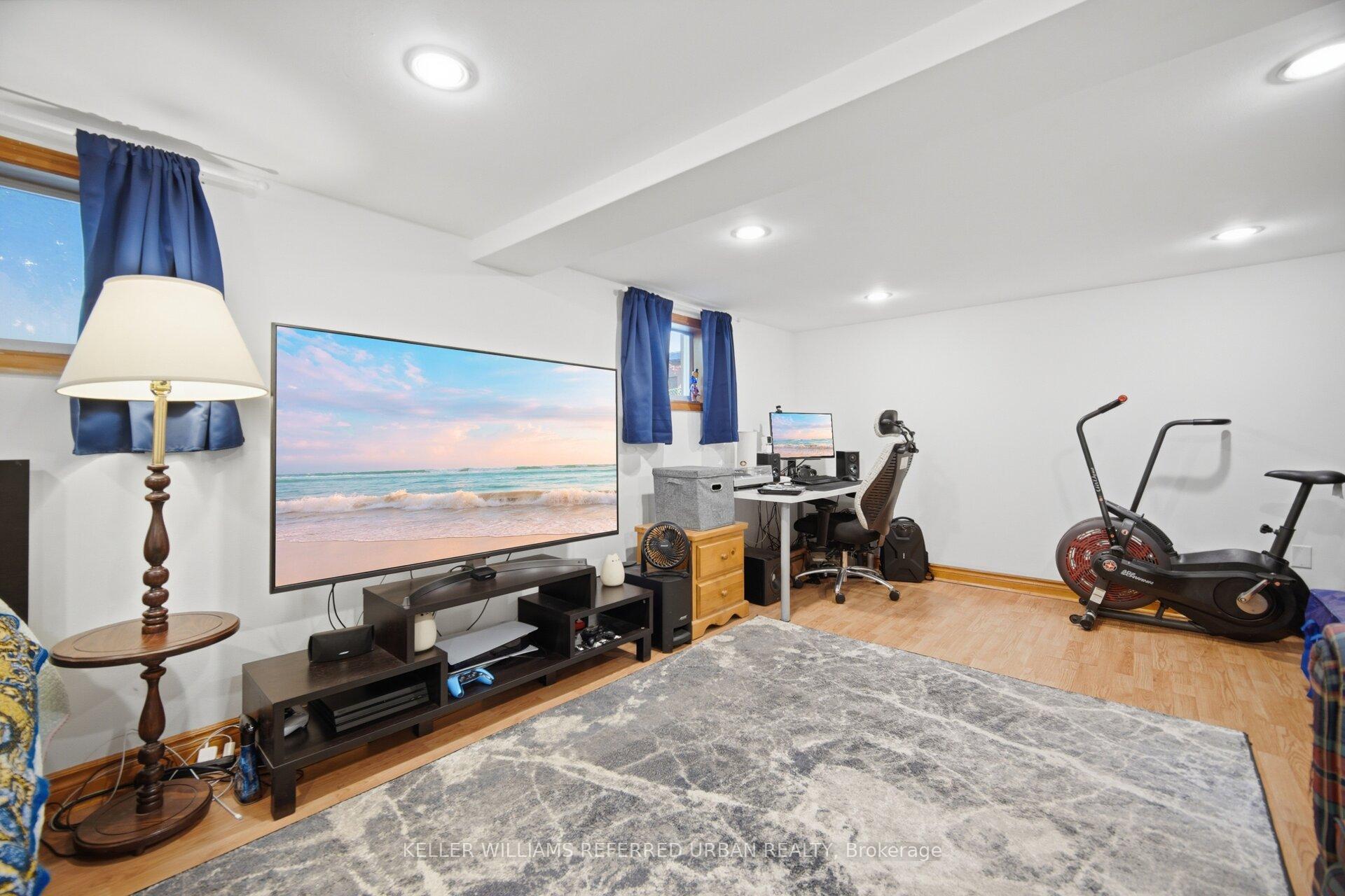 Photo 23 of 41 Parker Avenue, Etobicoke, Stonegate-Queensway — HOMEH