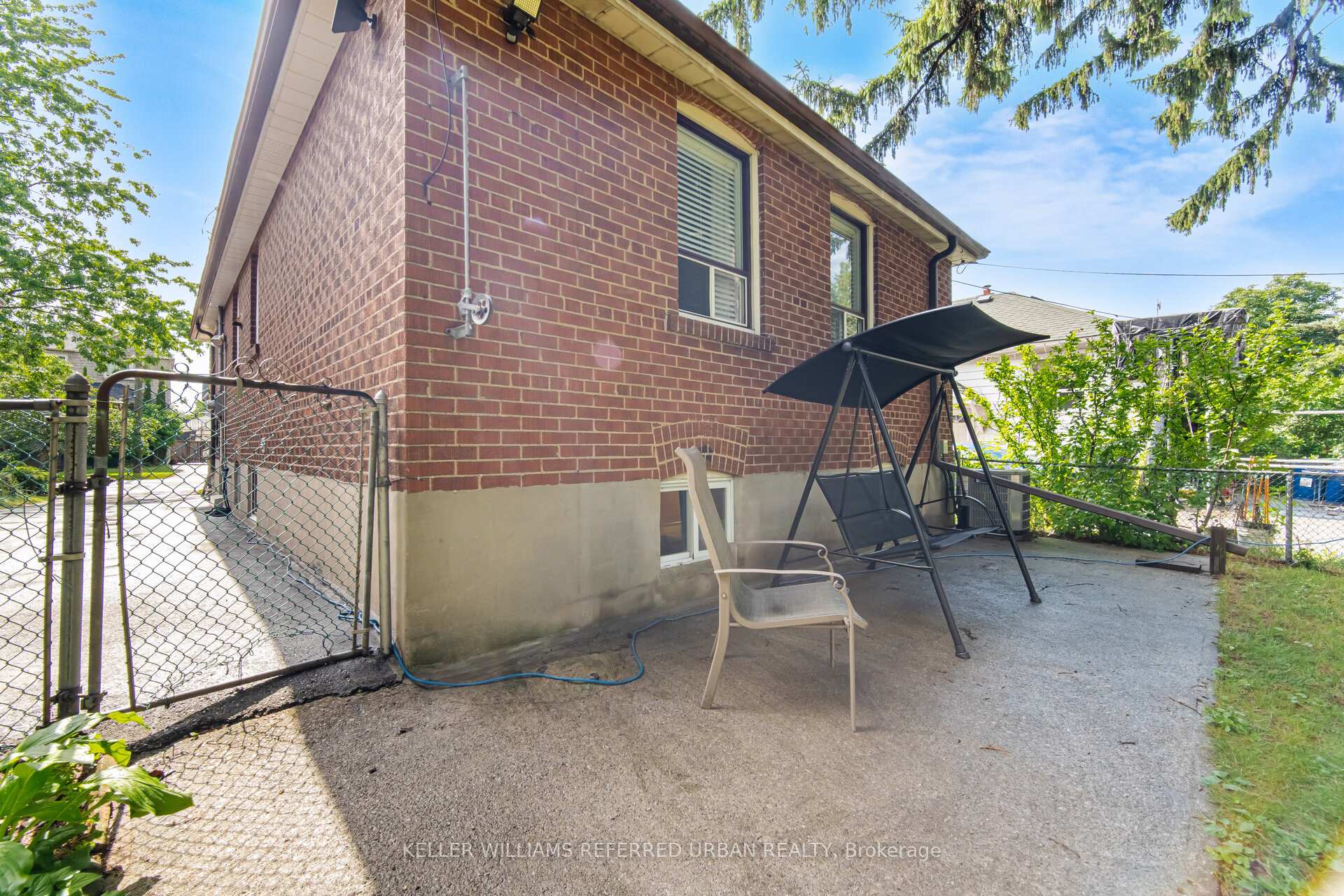 Photo 38 of 41 Parker Avenue, Etobicoke, Stonegate-Queensway — HOMEH