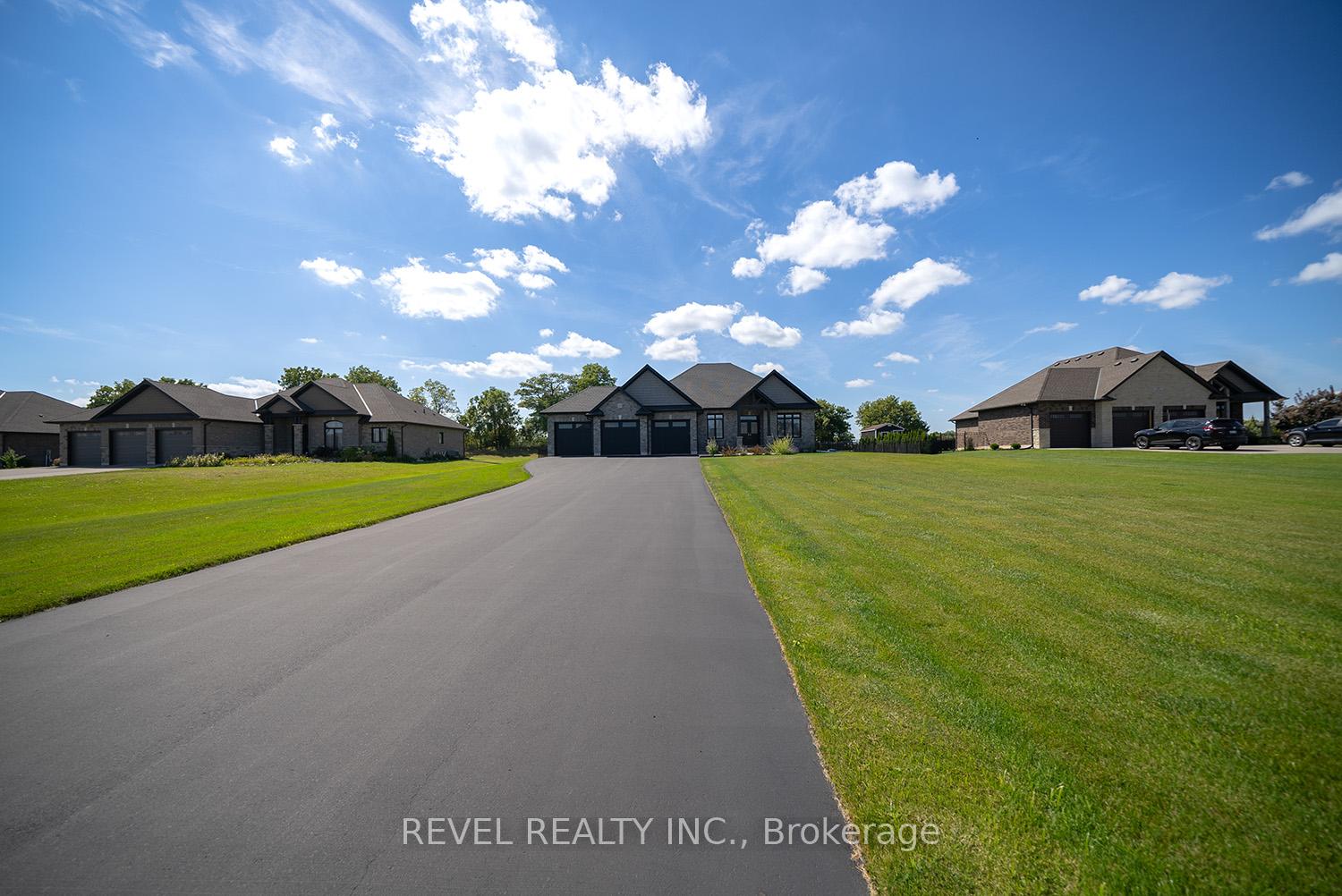 Photo 3 of 21 Tedley Boulevard, Brantford, Empire South — HOMEH