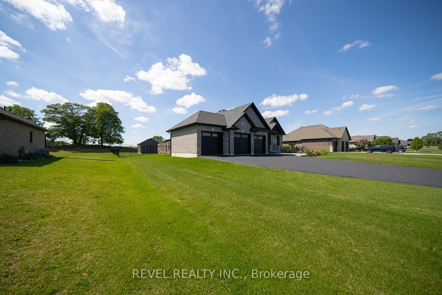 Photo 4 of 21 Tedley Boulevard, Brantford, Empire South — HOMEH