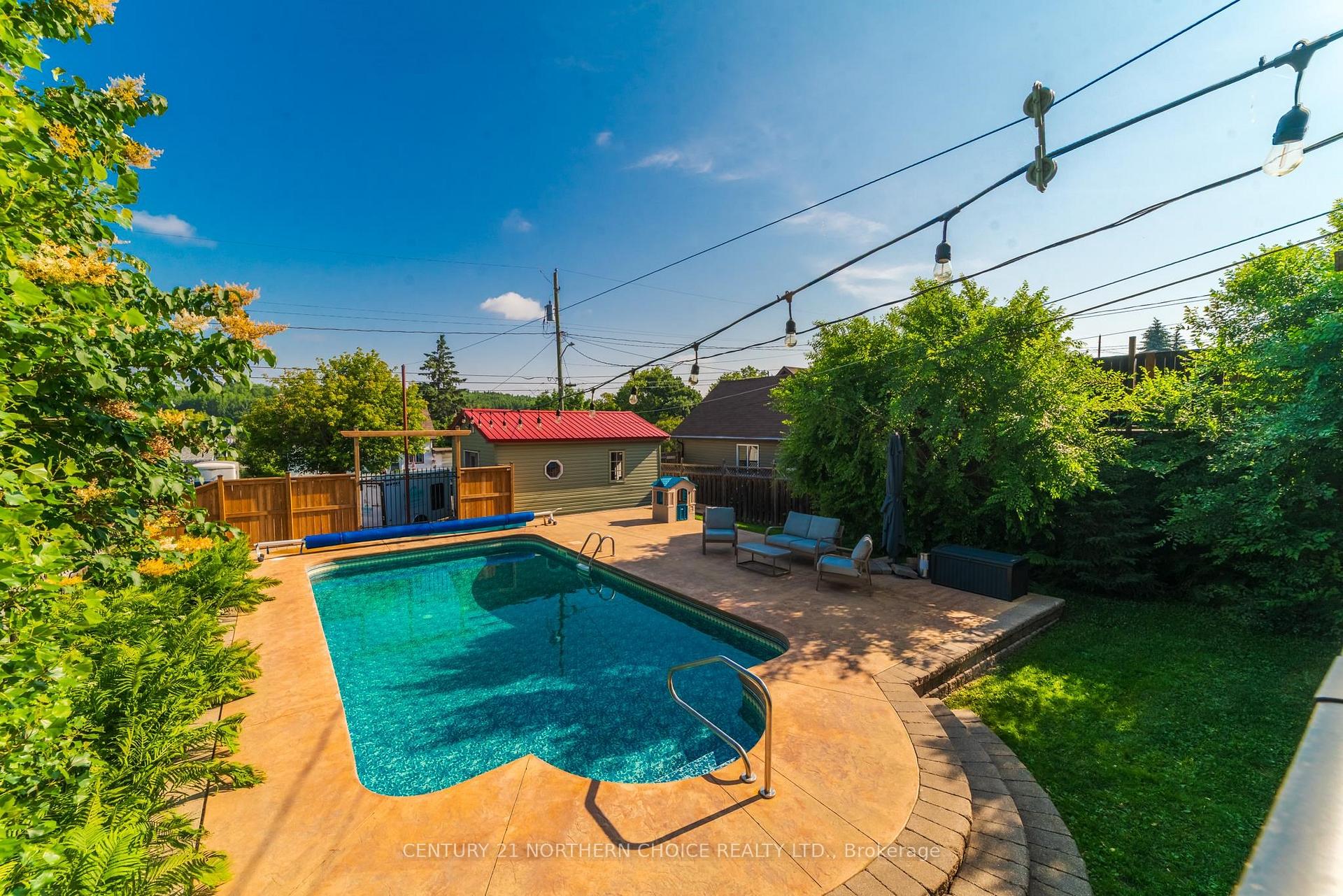 Photo 5 of 1006 Park St, Kenora, Central — HOMEH
