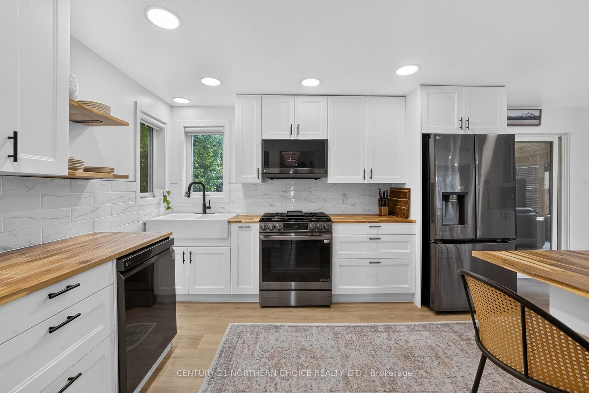 Photo 11 of 1006 Park St, Kenora, Central — HOMEH