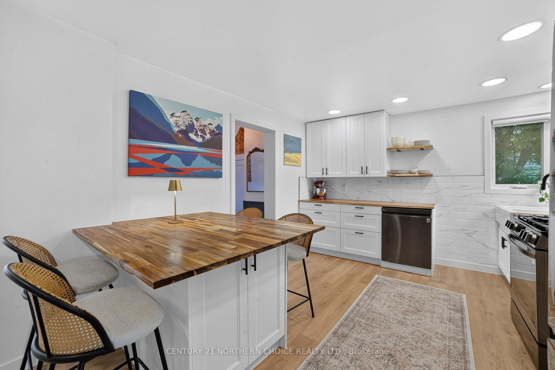 Photo 13 of 1006 Park St, Kenora, Central — HOMEH