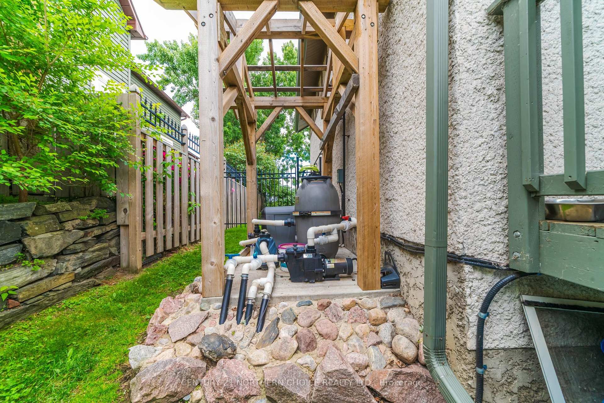 Photo 42 of 1006 Park St, Kenora, Central — HOMEH