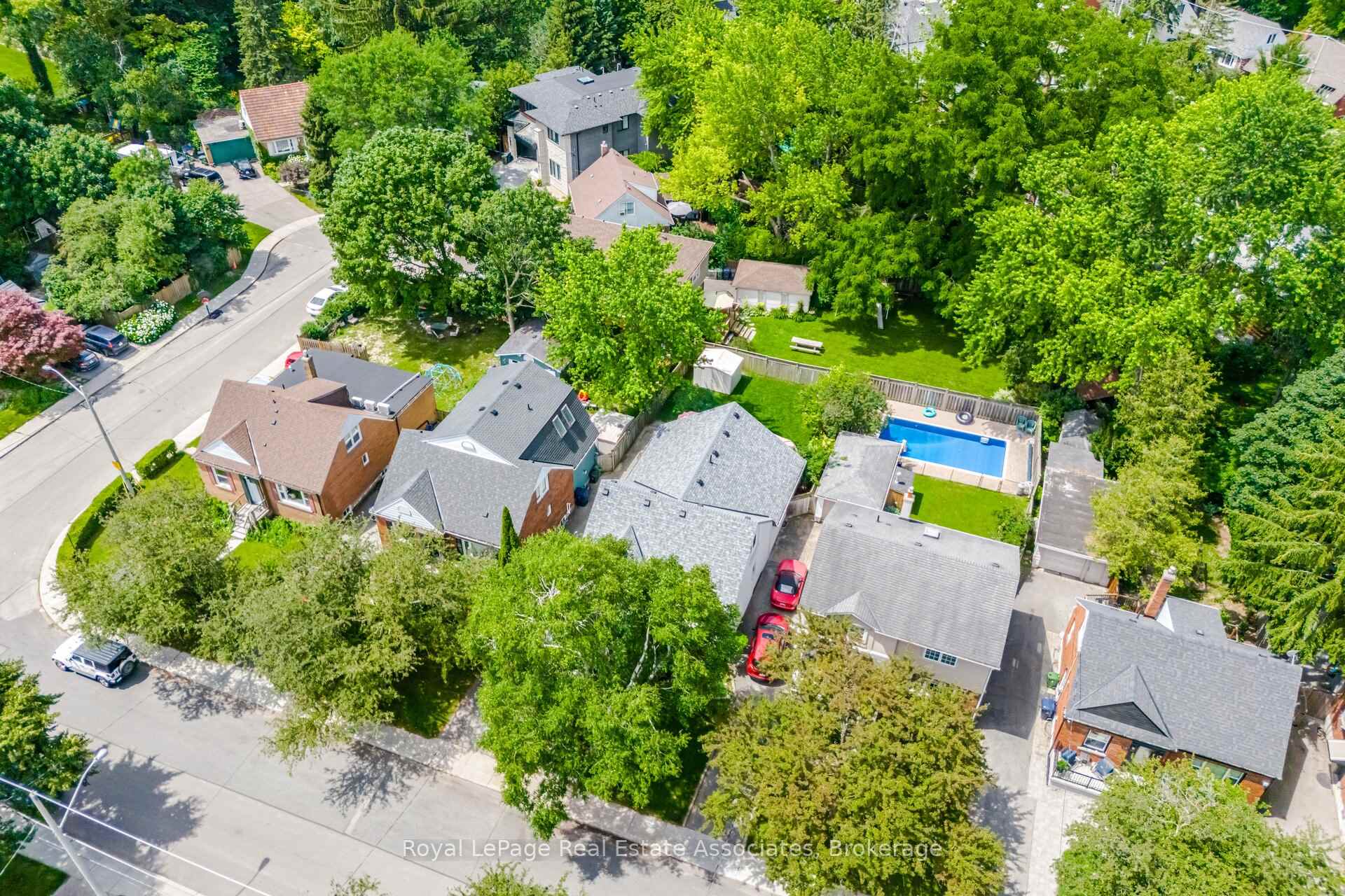 Photo 2 of 32 Plaxton Drive, Toronto, O'Connor-Parkview — HOMEH
