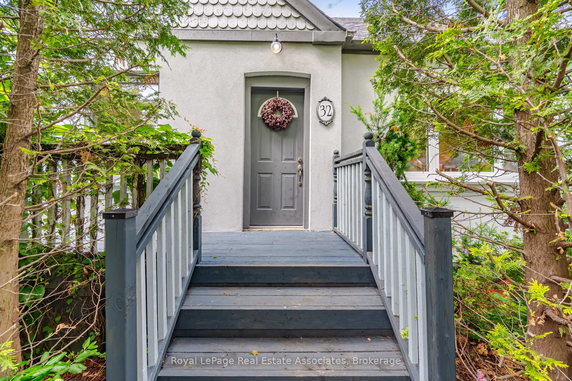 Photo 4 of 32 Plaxton Drive, Toronto, O'Connor-Parkview — HOMEH