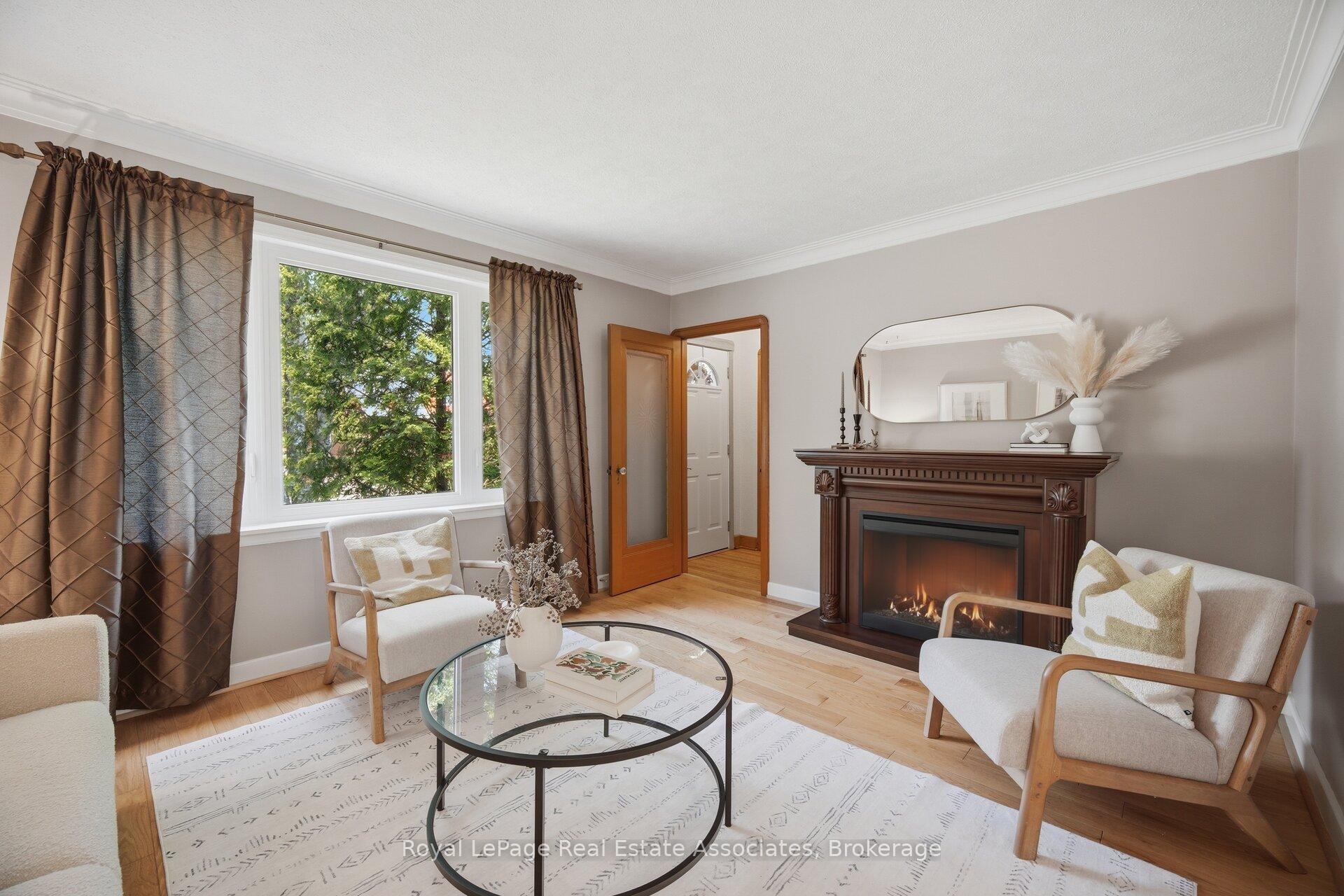 Photo 6 of 32 Plaxton Drive, Toronto, O'Connor-Parkview — HOMEH