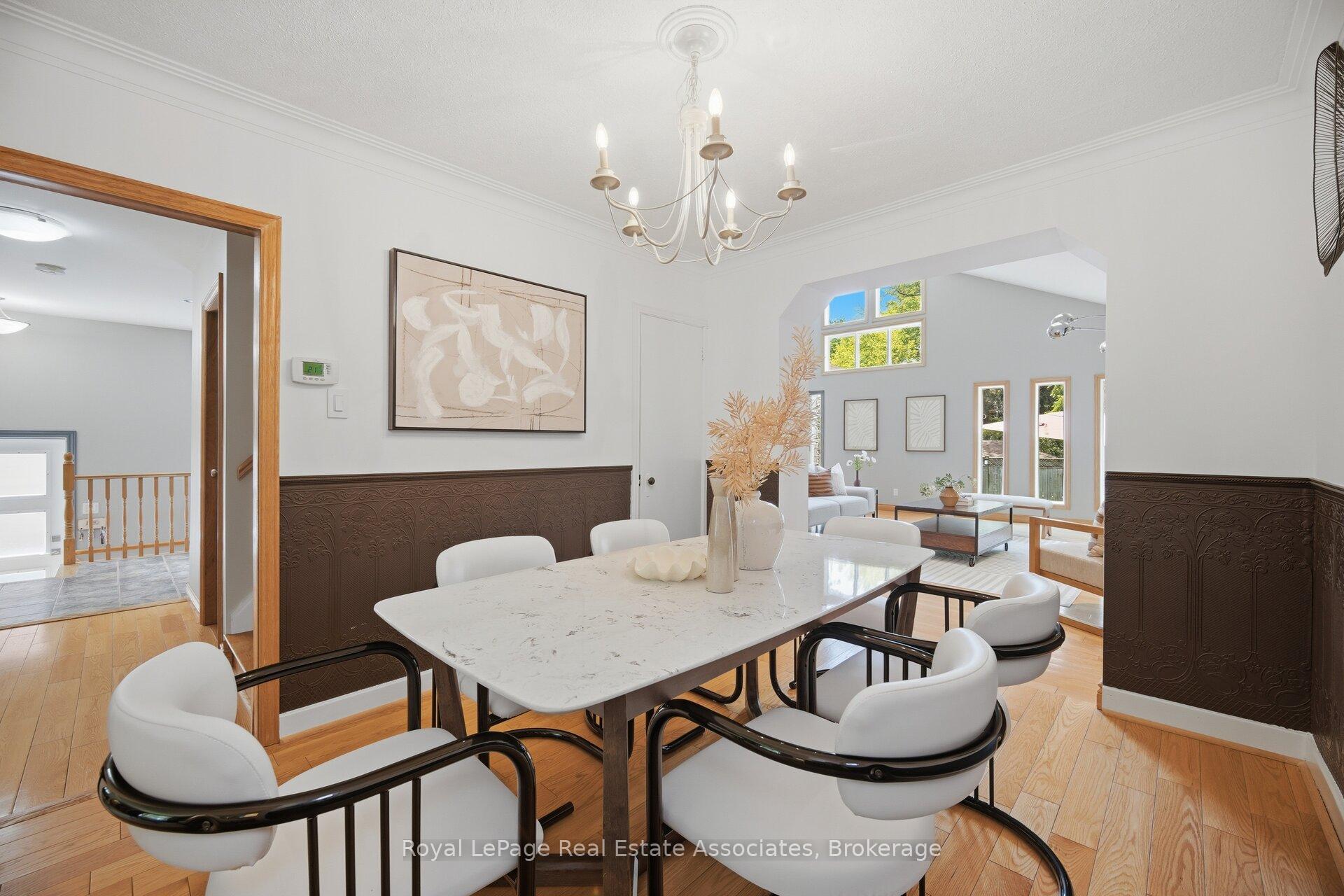 Photo 10 of 32 Plaxton Drive, Toronto, O'Connor-Parkview — HOMEH