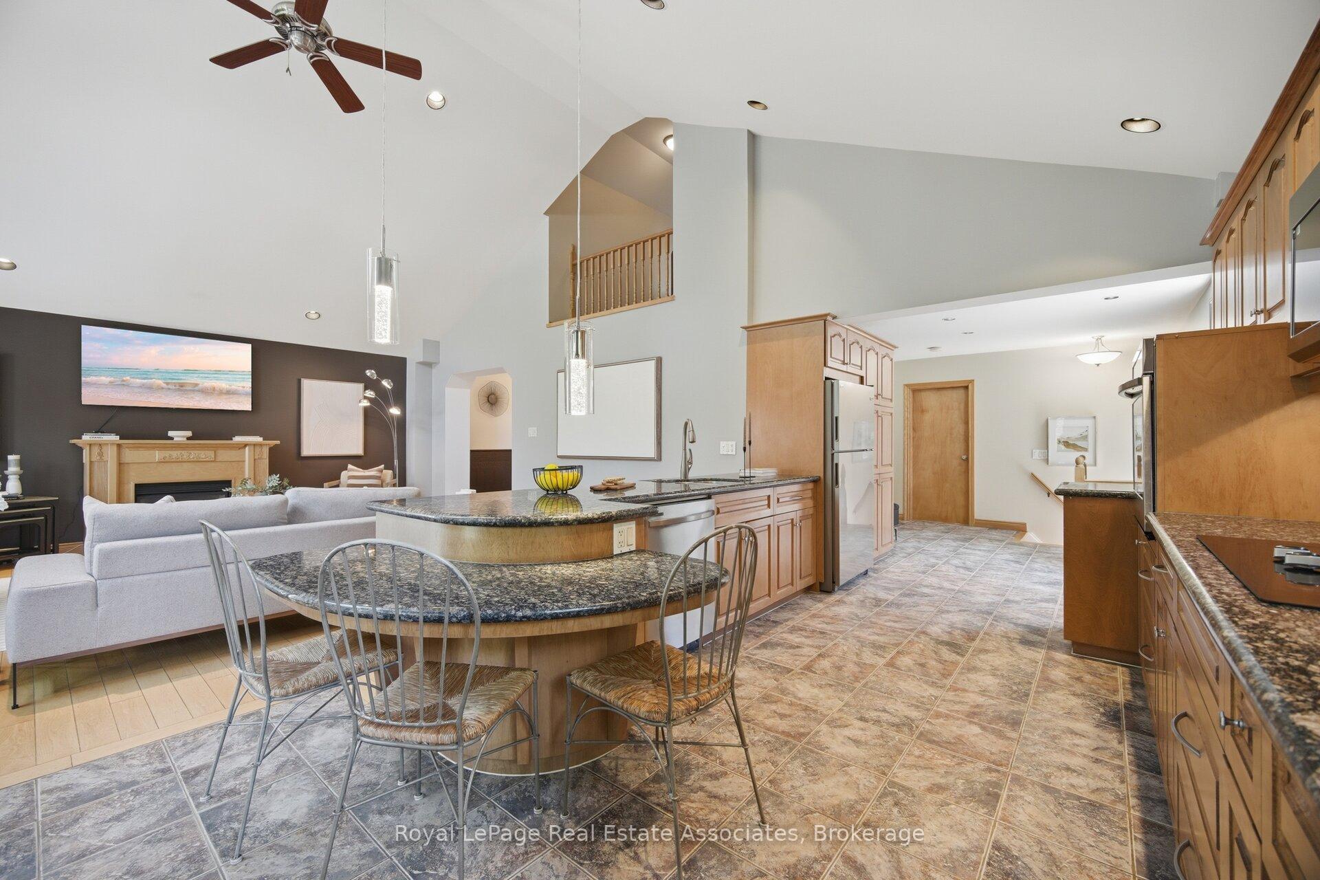 Photo 12 of 32 Plaxton Drive, Toronto, O'Connor-Parkview — HOMEH