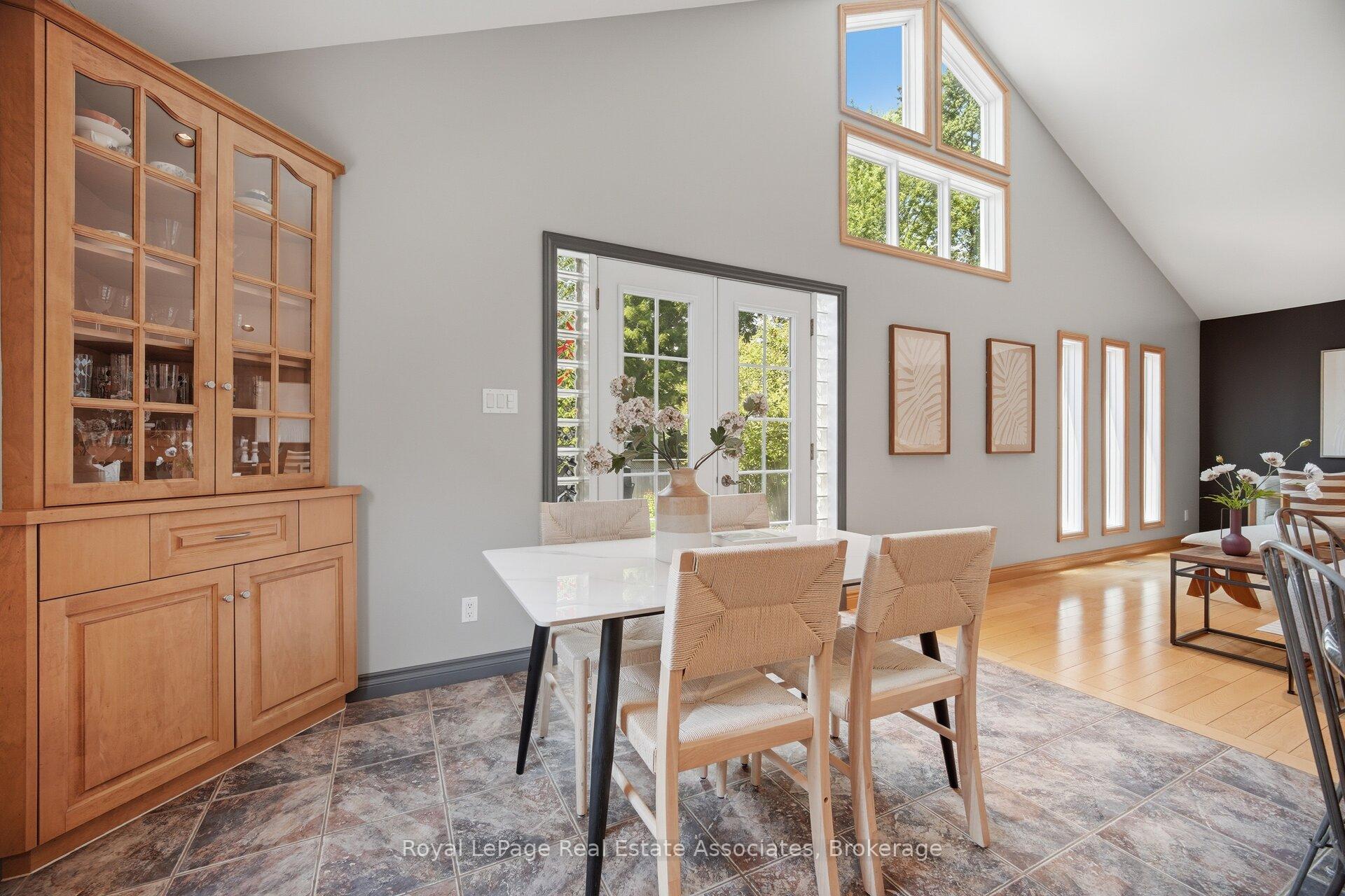 Photo 17 of 32 Plaxton Drive, Toronto, O'Connor-Parkview — HOMEH
