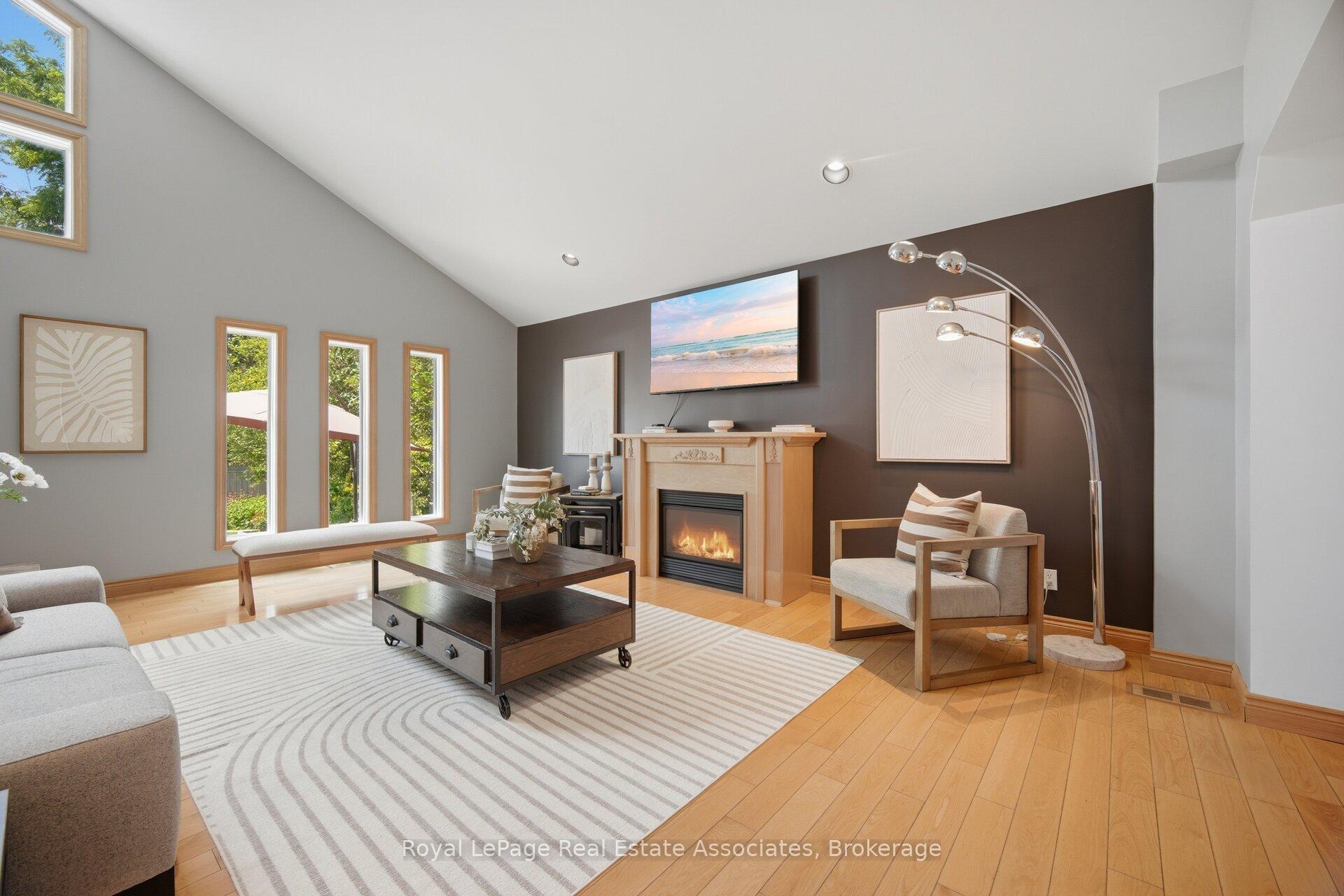 Photo 21 of 32 Plaxton Drive, Toronto, O'Connor-Parkview — HOMEH