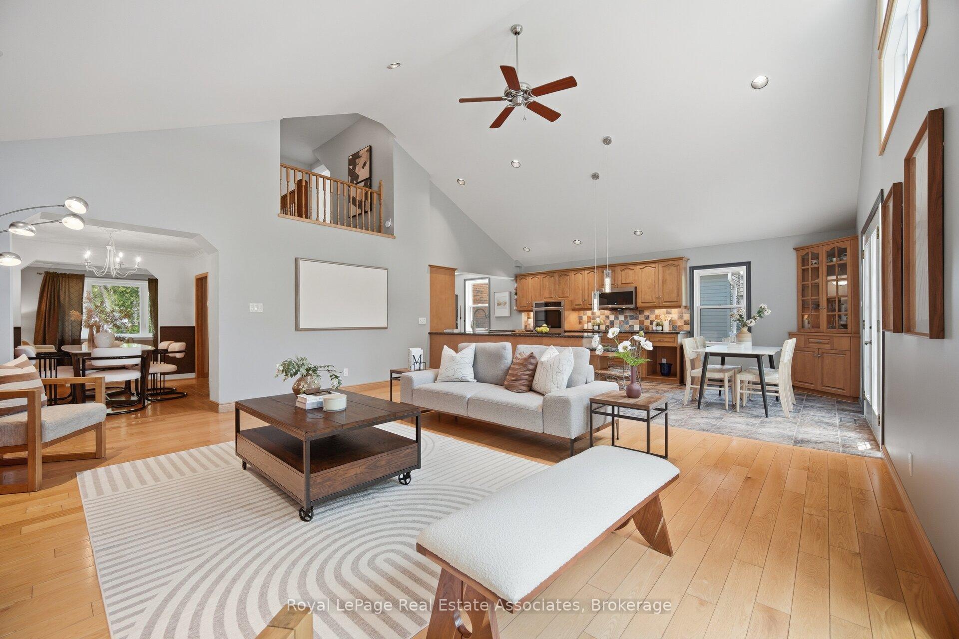 Photo 23 of 32 Plaxton Drive, Toronto, O'Connor-Parkview — HOMEH