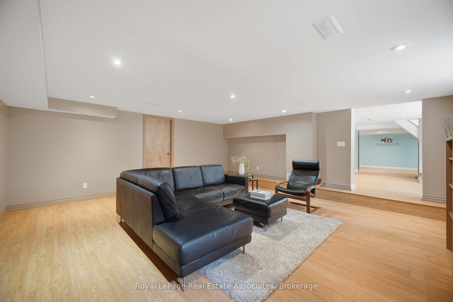 Photo 31 of 32 Plaxton Drive, Toronto, O'Connor-Parkview — HOMEH