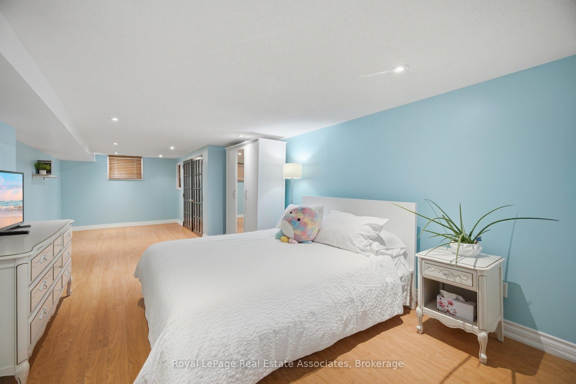 Photo 35 of 32 Plaxton Drive, Toronto, O'Connor-Parkview — HOMEH