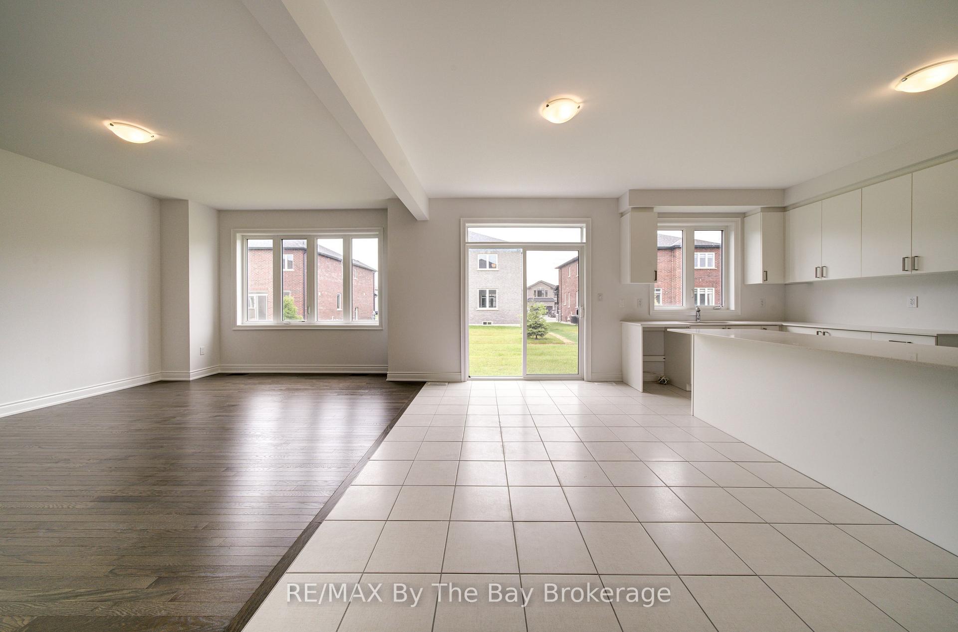 Photo 10 of 19 Amber Drive, Wasaga Beach — HOMEH