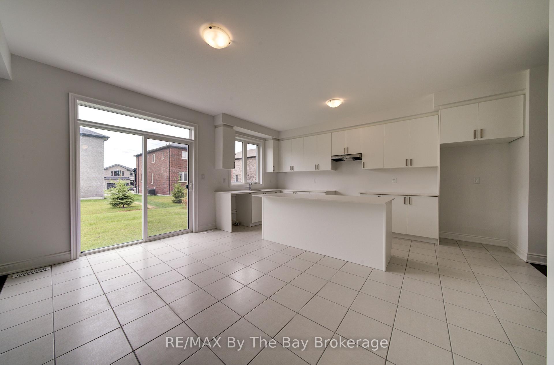 Photo 13 of 19 Amber Drive, Wasaga Beach — HOMEH