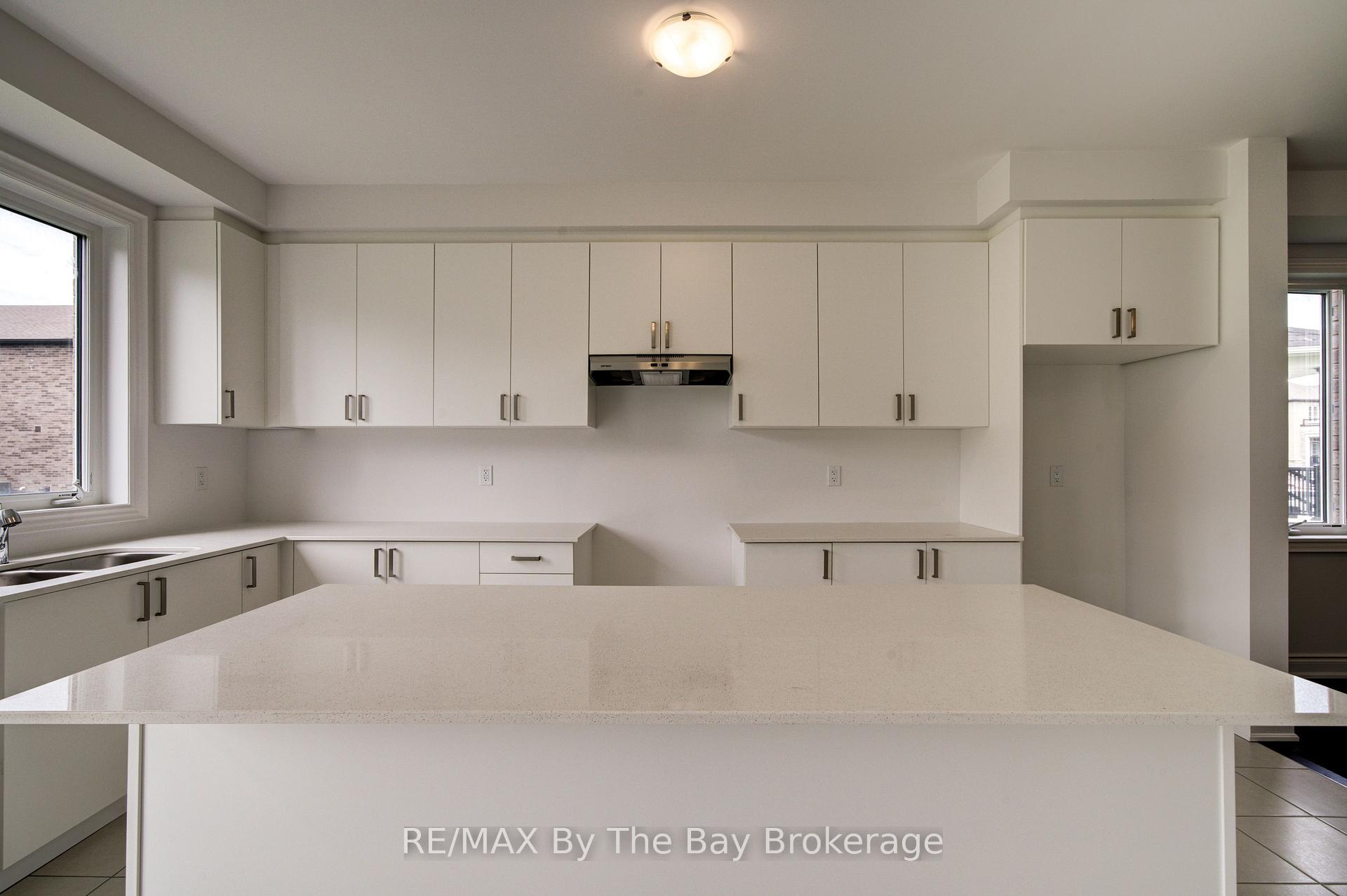 Photo 14 of 19 Amber Drive, Wasaga Beach — HOMEH