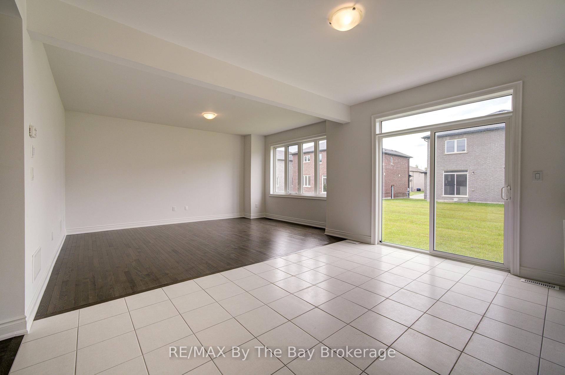 Photo 15 of 19 Amber Drive, Wasaga Beach — HOMEH